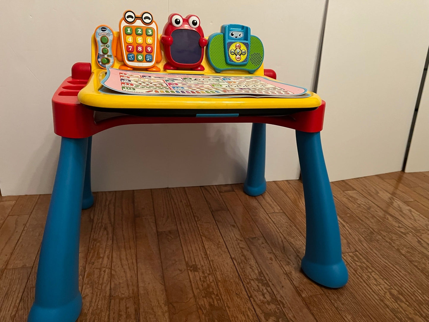 #180 Vtech Learning Table