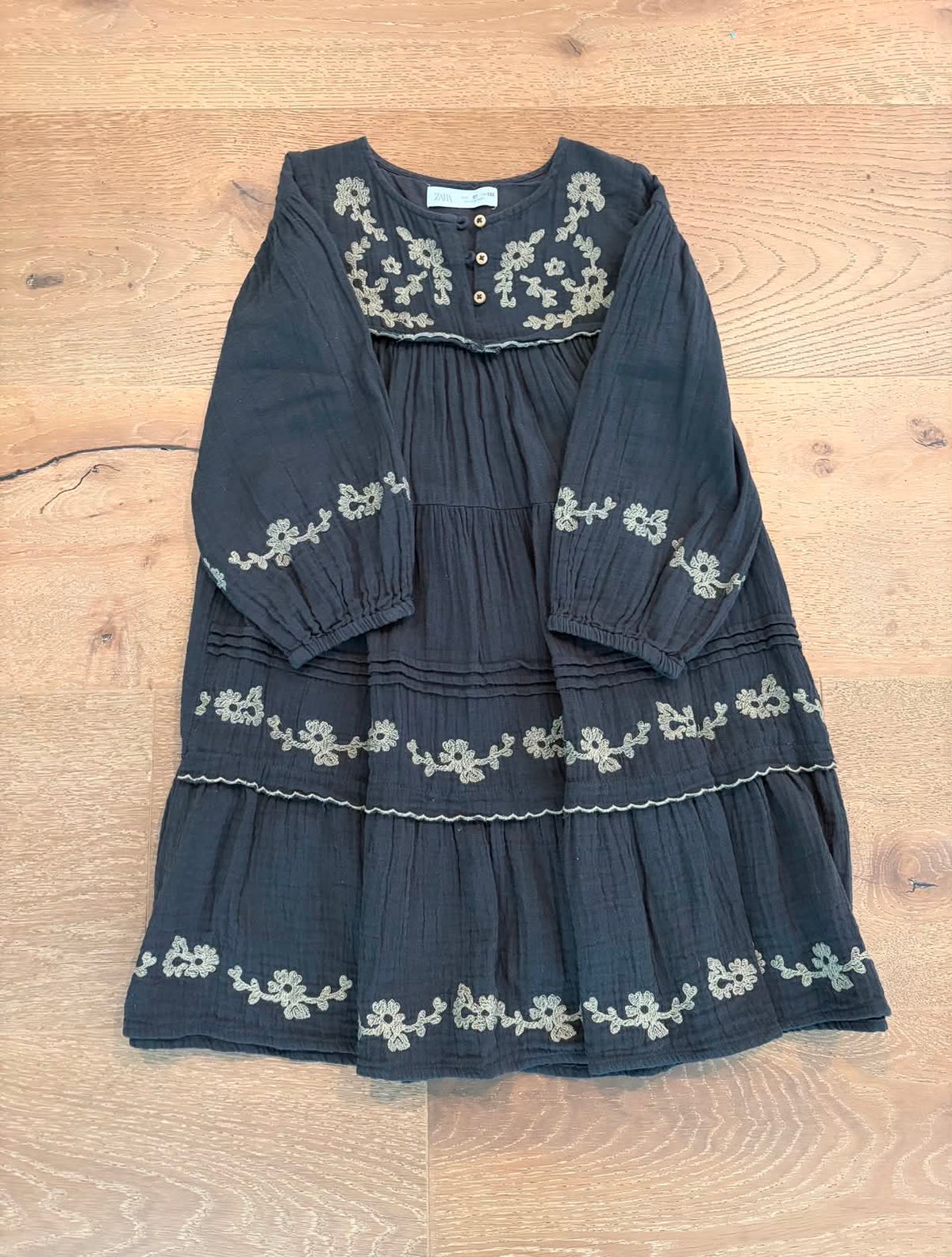 Seller #193 NWOT Zara Girls Size 7 100% Cotton Dress with Floral Detail, Buttons, and Bell Sleeves