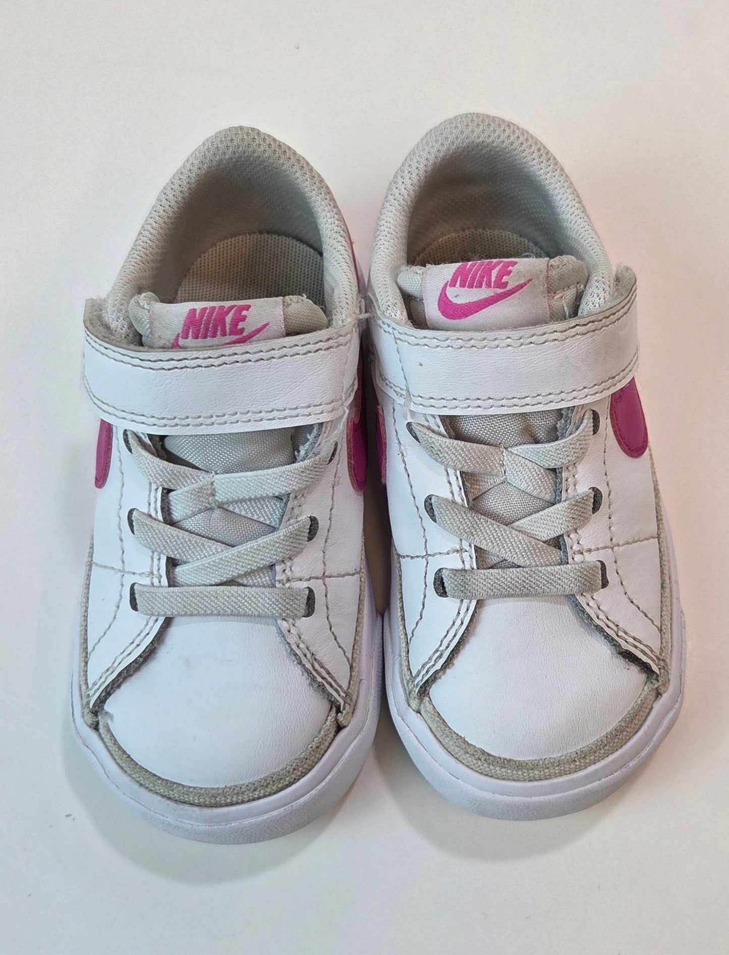 #112 - Nike Court Legacy Toddler shoes in white and pink, Size 7, GUC
