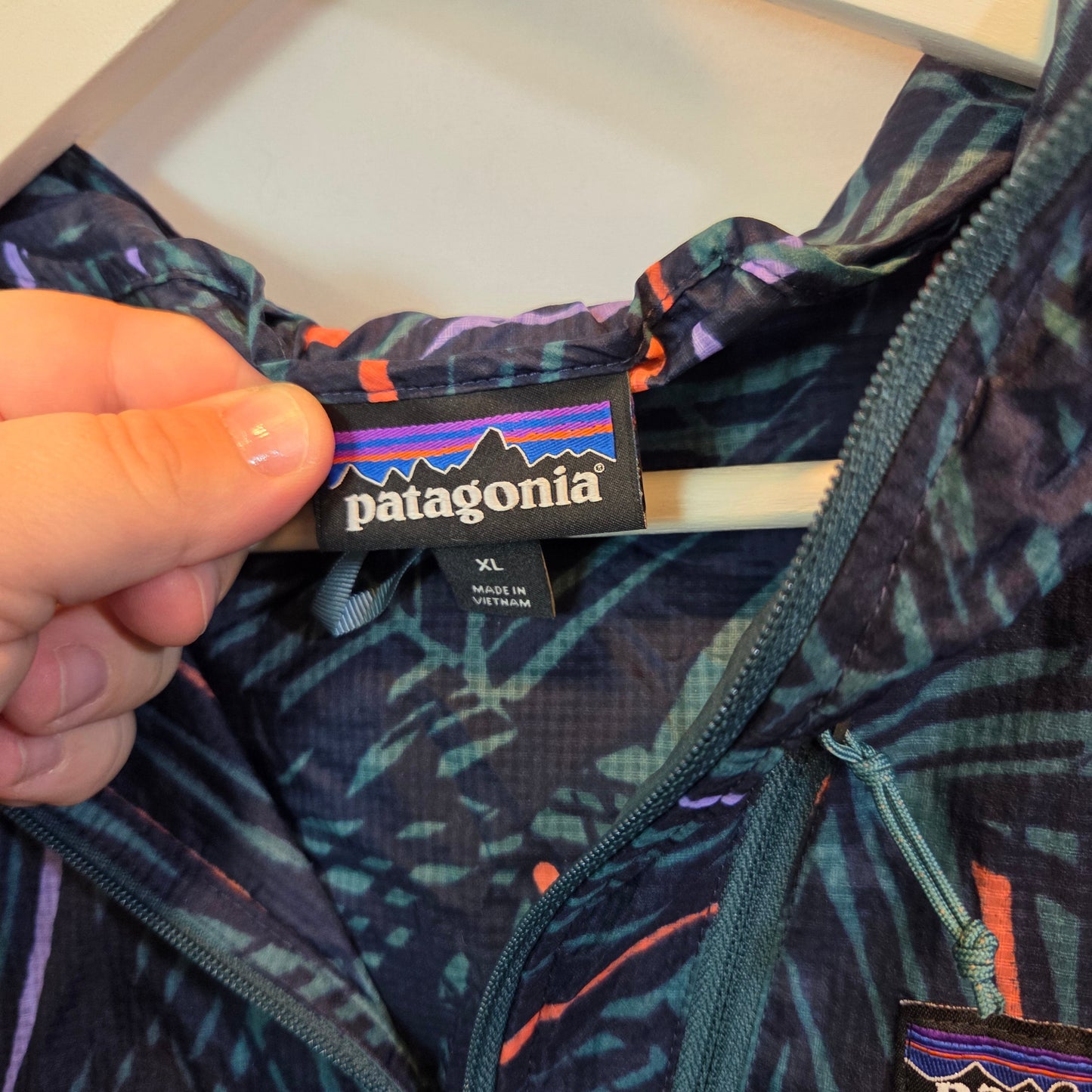 #112 - Patagonia Windbreaker, Women's Size XL, EUC