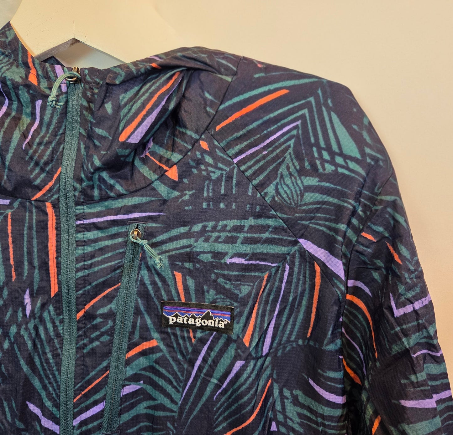 #112 - Patagonia Windbreaker, Women's Size XL, EUC
