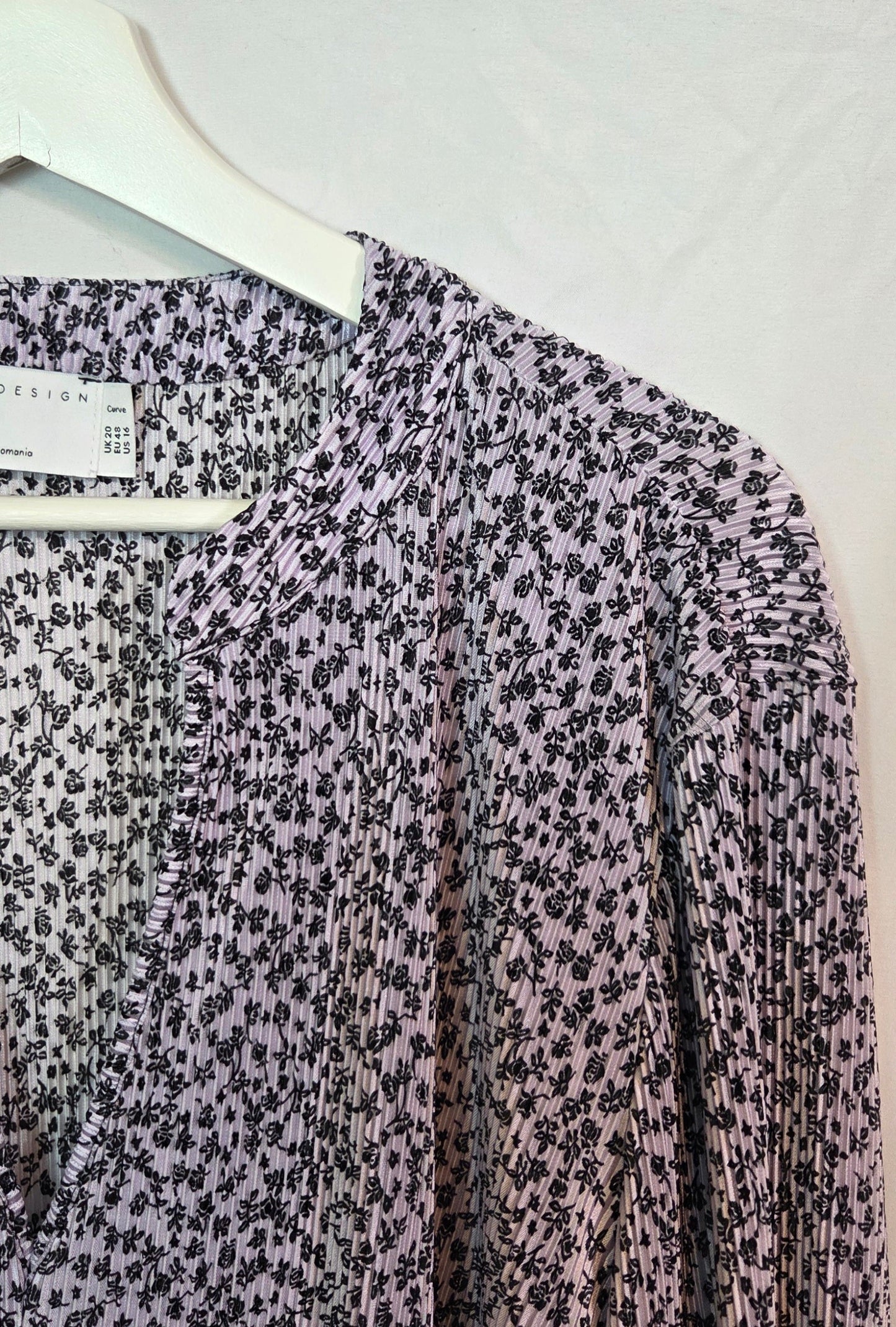 #112 - asos Design Curve Lilac Floral Dress, Women's Size 16, EUC