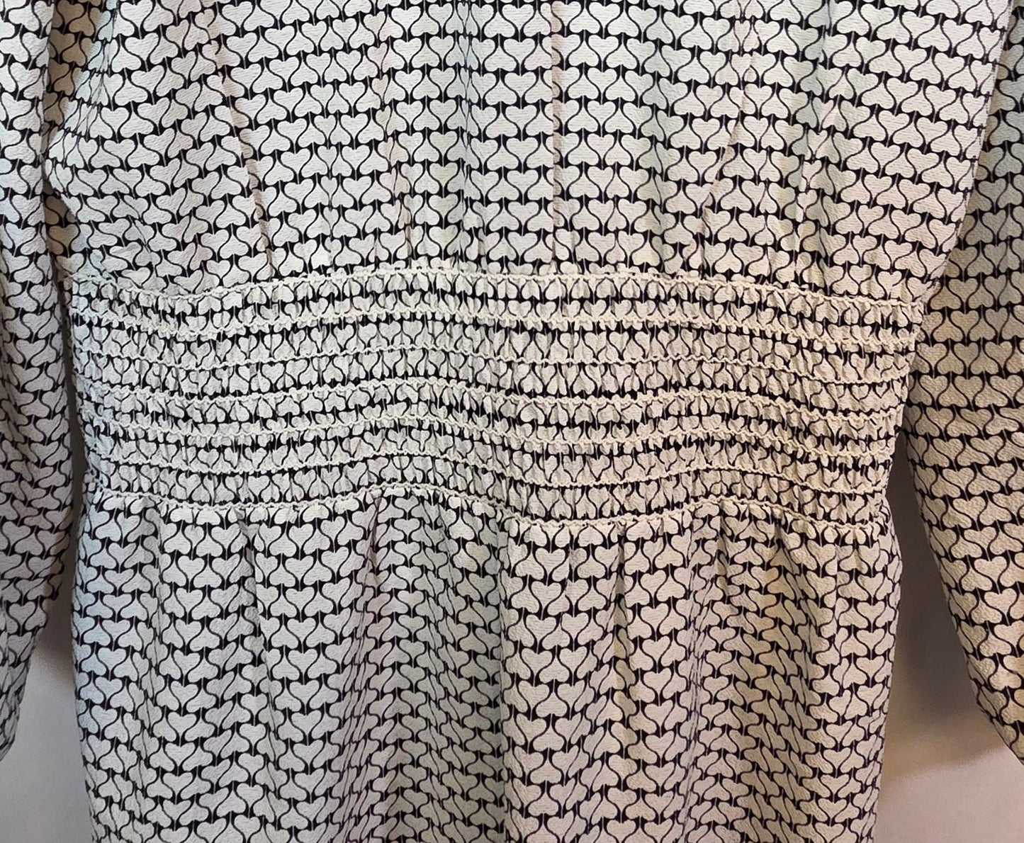 #112 - Max Studio Black and White Blouse, Women's Size XL, EUC