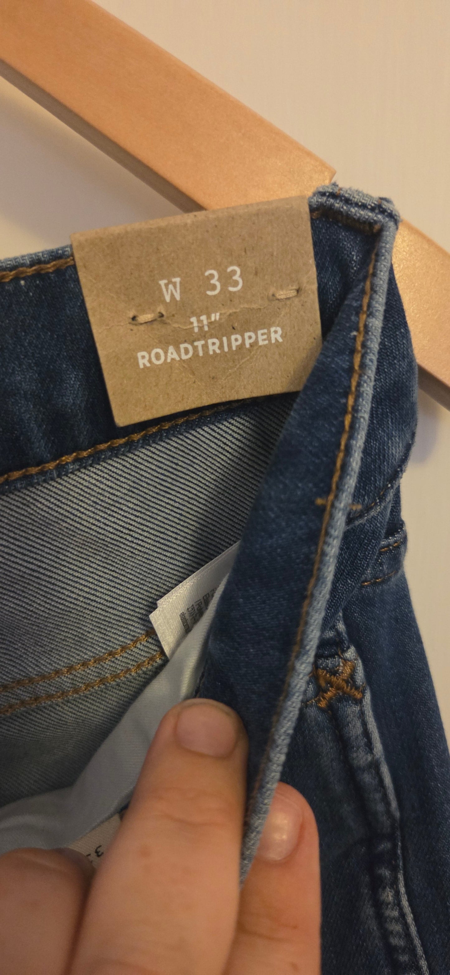 #112 - Madewell Roadtripper 11" Jeans, Size 33, NWT