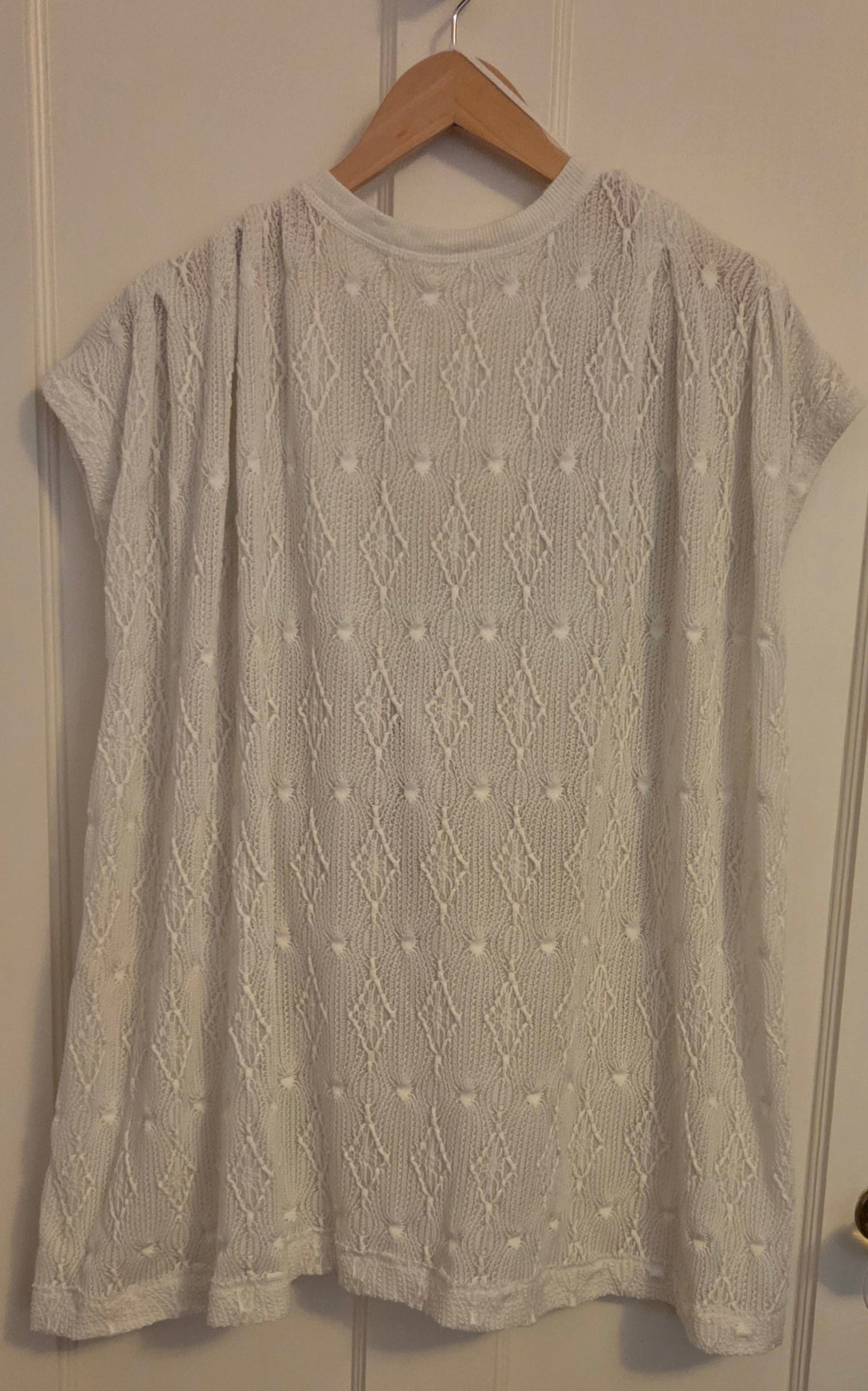 #112 - Free People White Short Sleeve Top, Women's Size M, VGUC