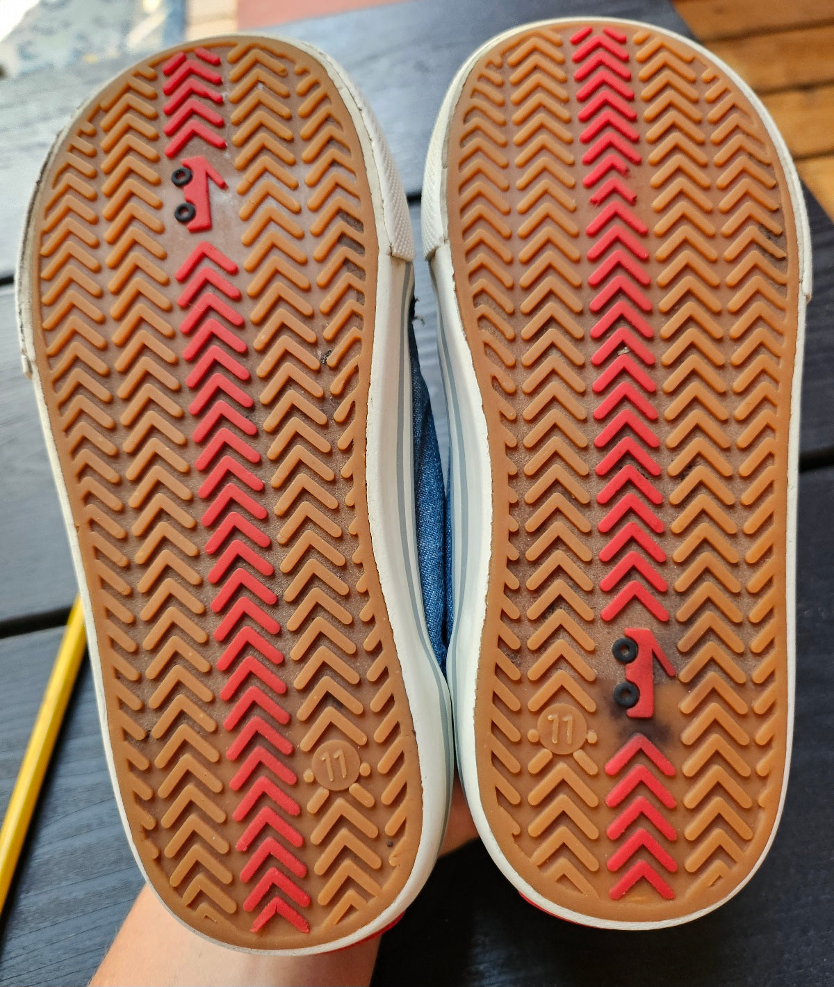 #109. Girls size 11. GUC. See Kai Run