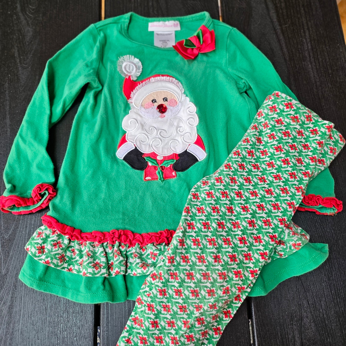 #109. Girls 2T. GUC. Bonnie Jean Santa outfit