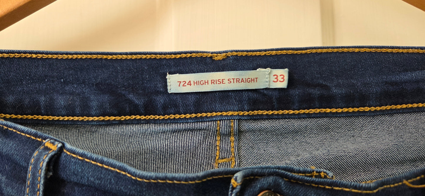 #112 - Levi's 724 High Rise Straight Leg Jeans, Women's Size 33, EUC