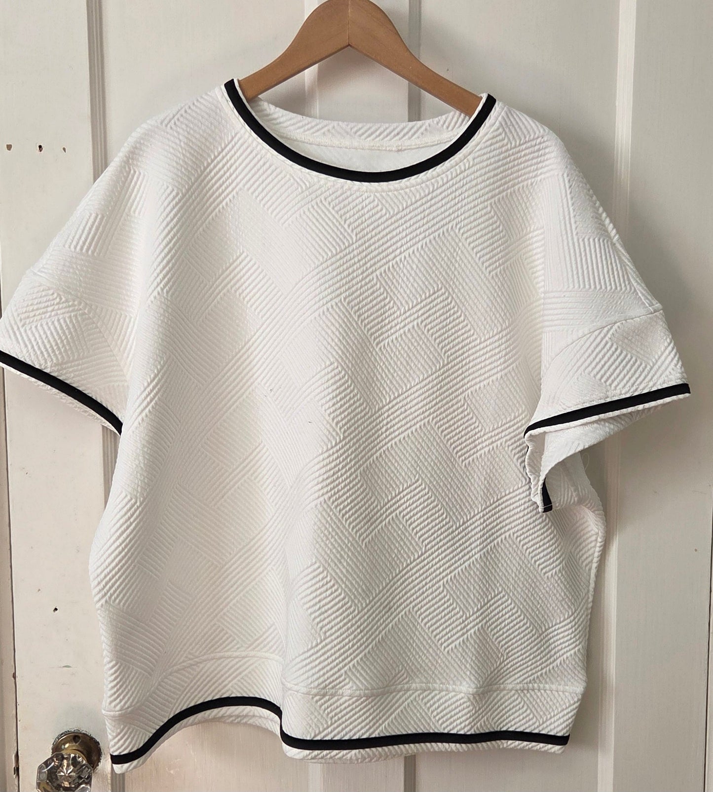 #112 - Amazon Two Piece Set, White with Navy Trim, Women's Size XL, NWOT