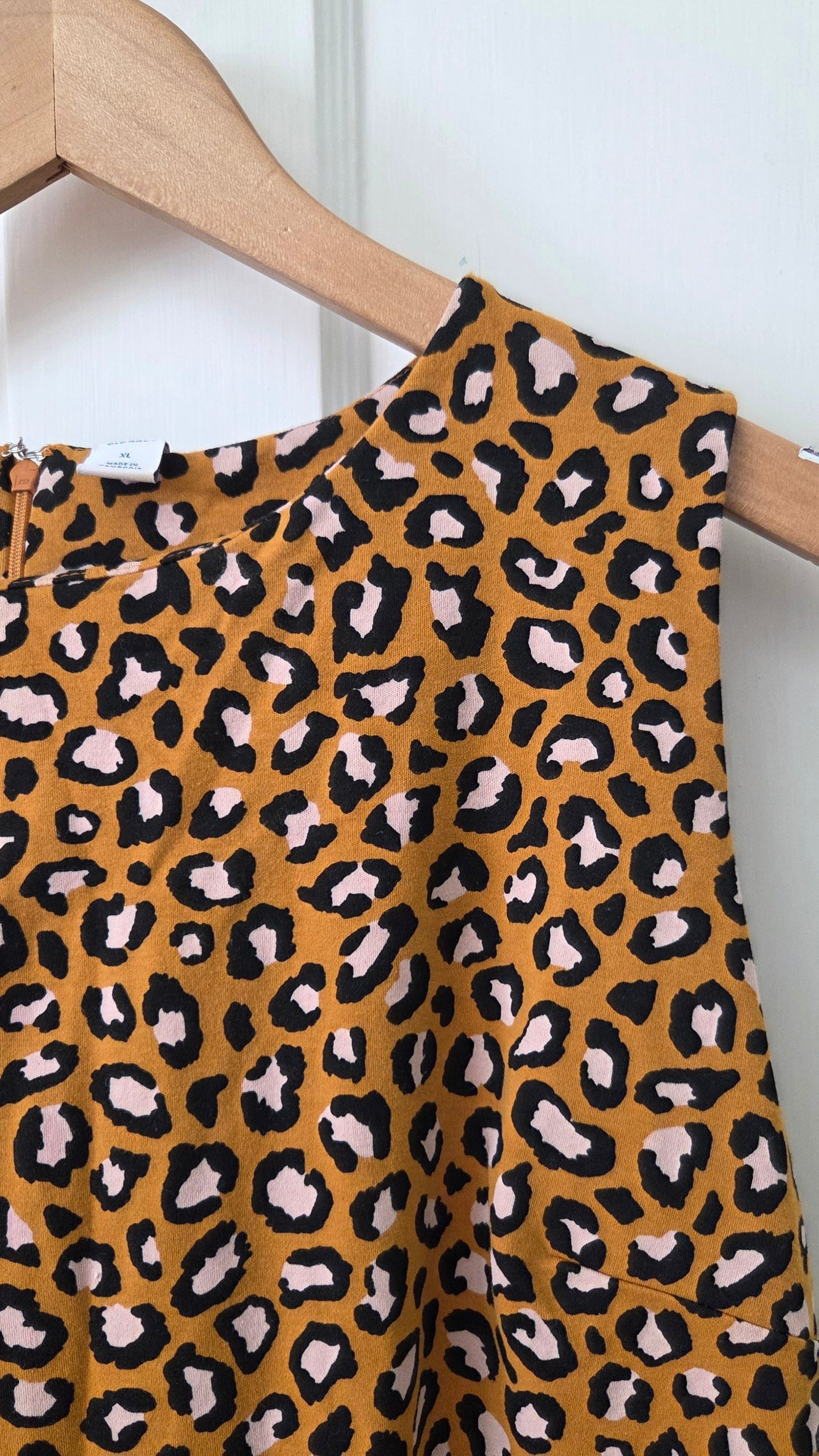 #112 - Old Navy Animal Print Dress, Womens Size XL, EUC