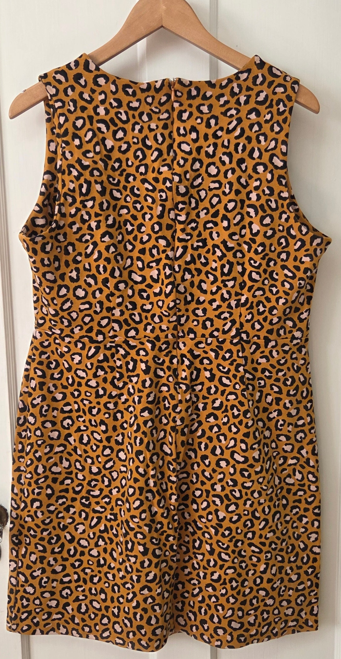 #112 - Old Navy Animal Print Dress, Womens Size XL, EUC