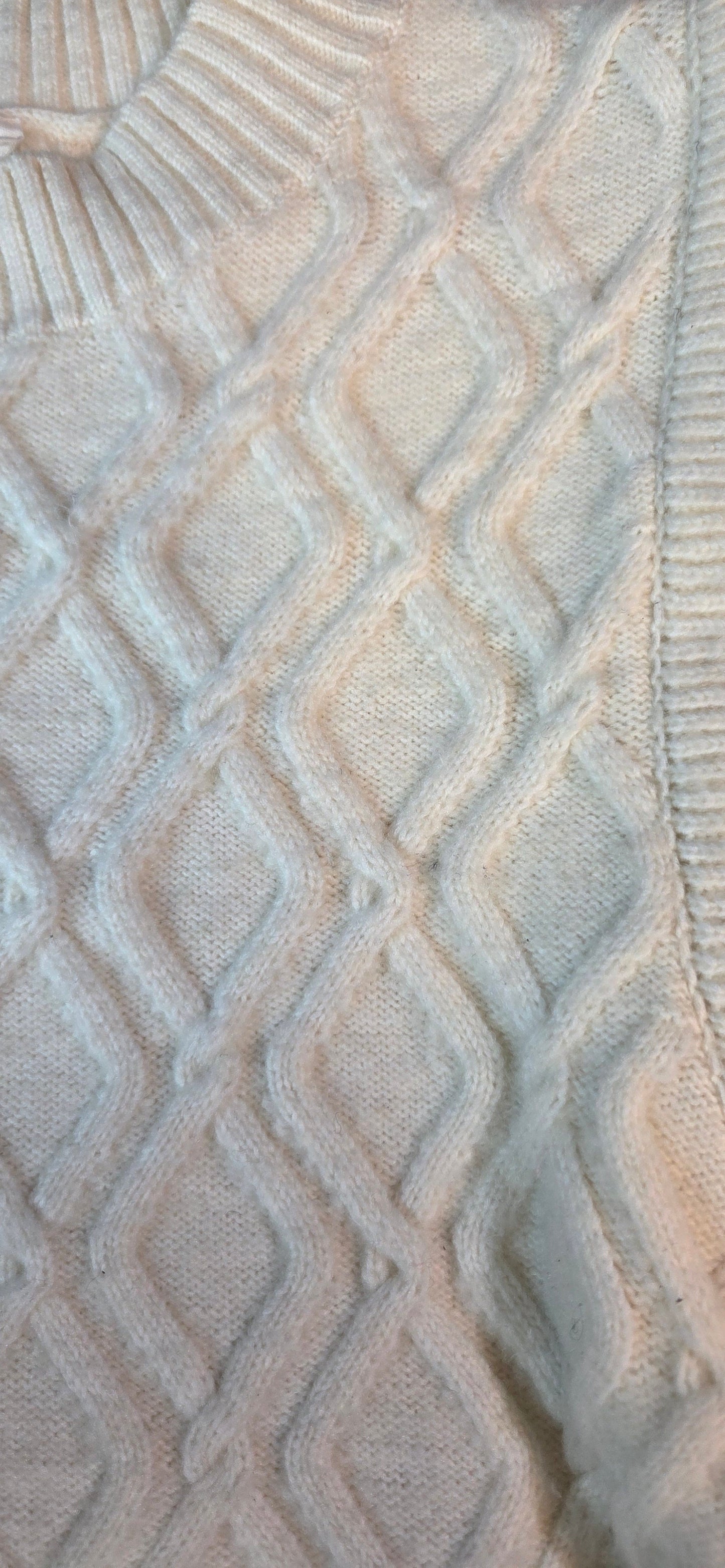 #112 - a loves a White Puff Sleeve Sweater, Women's Size XL, EUC