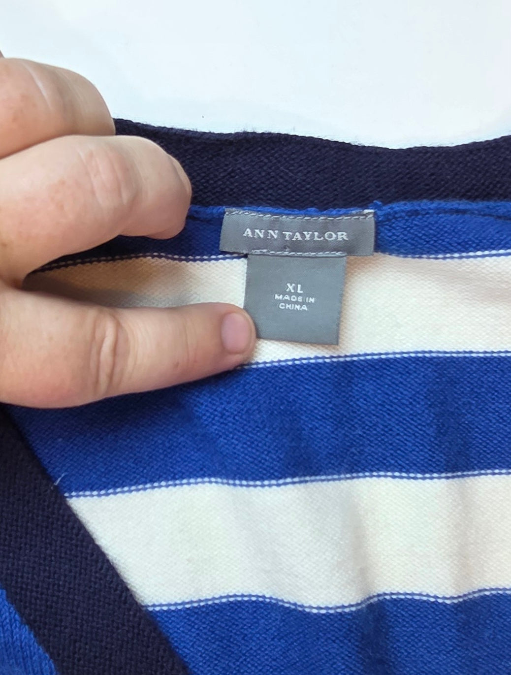 #112 - Ann Taylor Cardigan, Women's Size XL, EUC