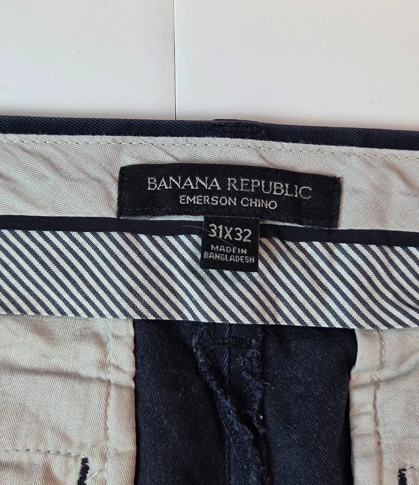 #112 - Banana Republic Navy Blue Chino pants, Mens Size 31X32, VGUC