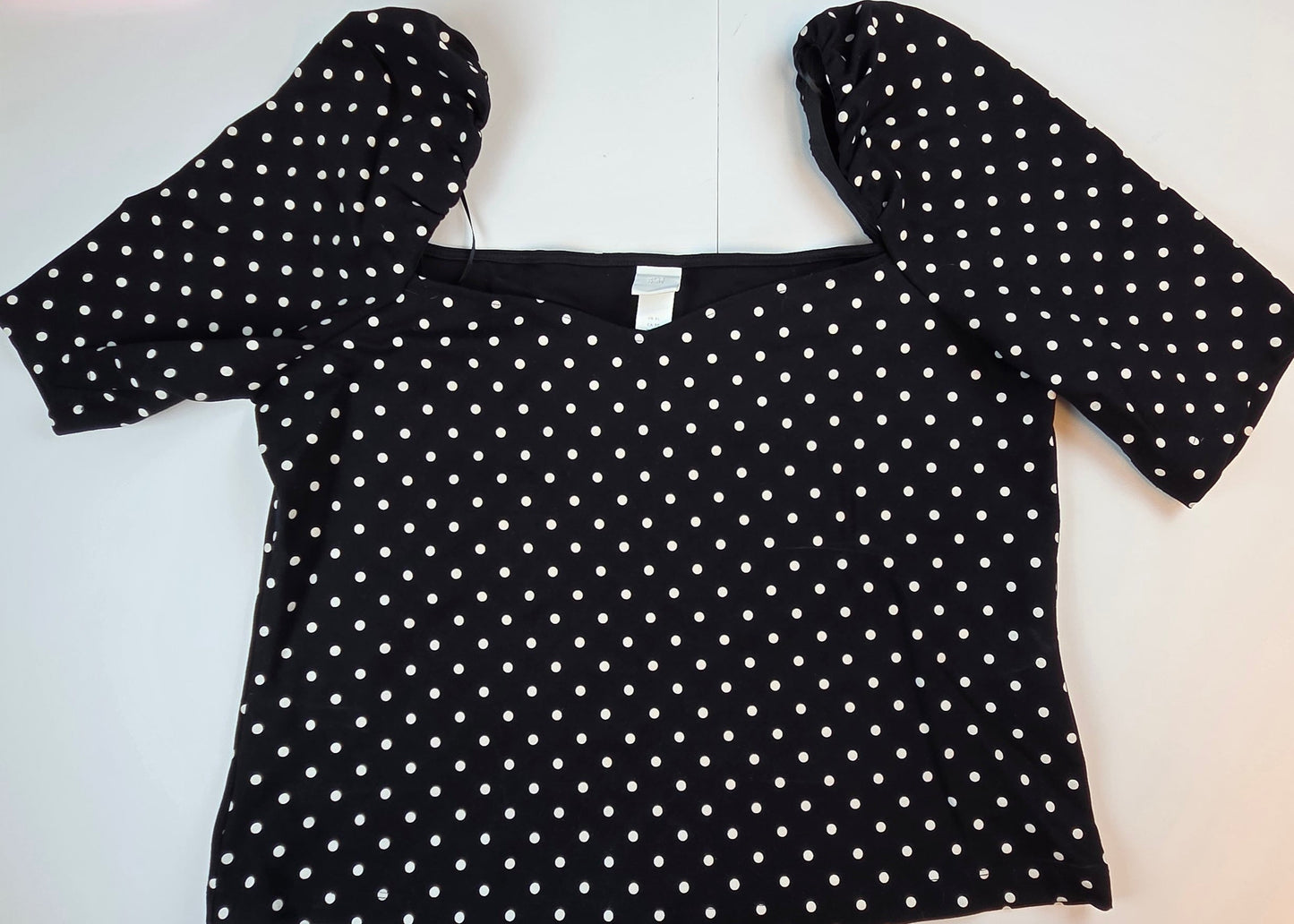 #112 - H&M Off The Shoulder Top, Womens Size XL, NWOT