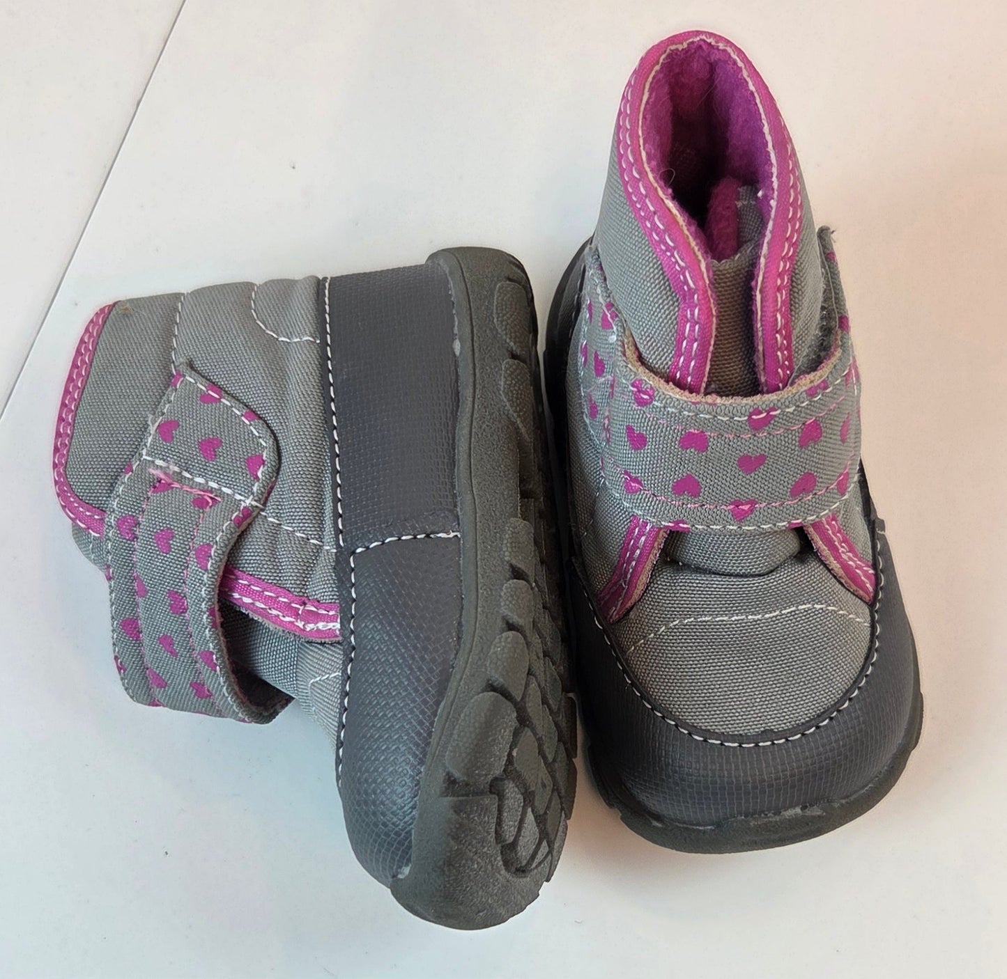 #112 - See Kai Run Gray Snow Boots, Toddler Size 4, New (without the box)