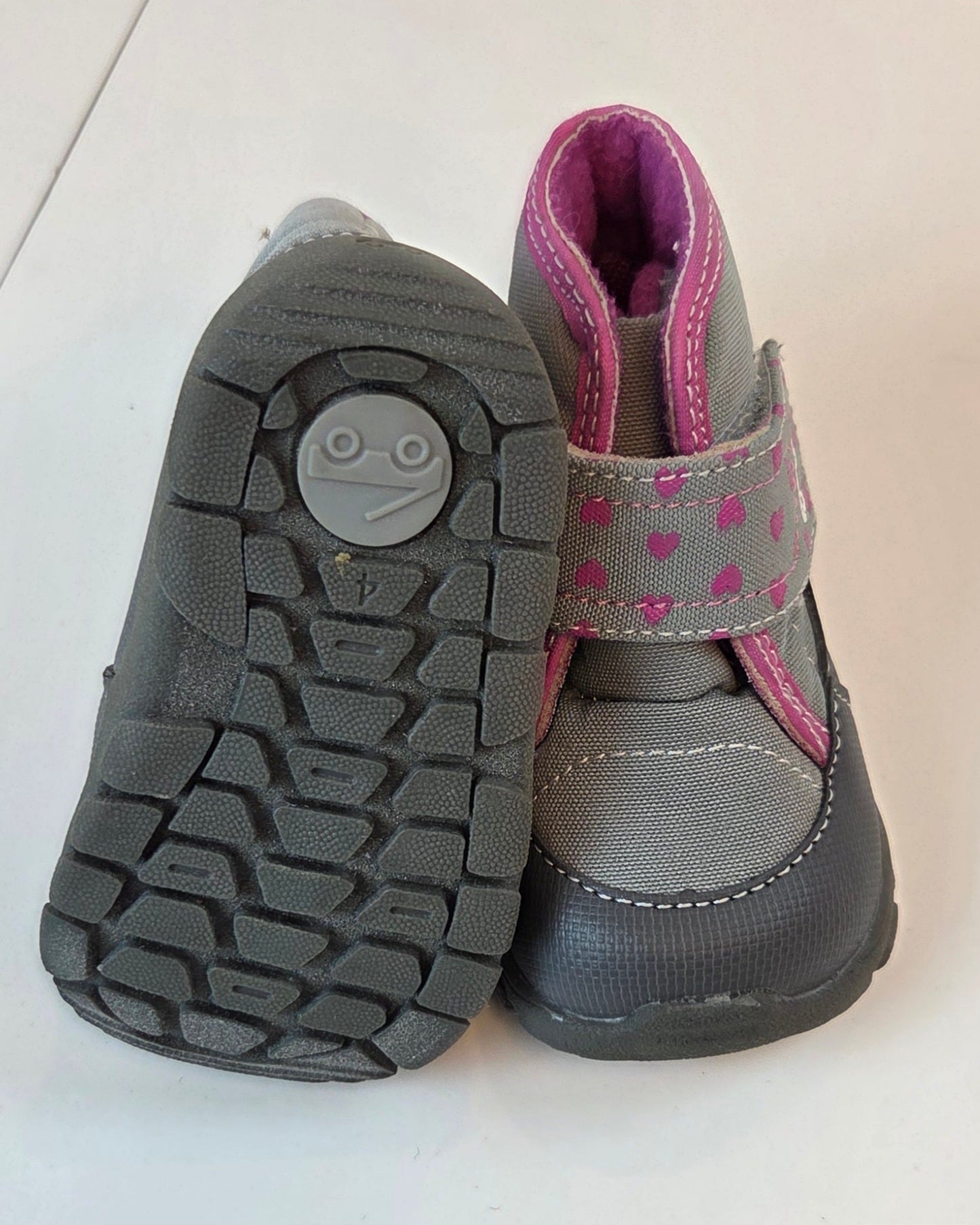 #112 - See Kai Run Gray Snow Boots, Toddler Size 4, New (without the box)