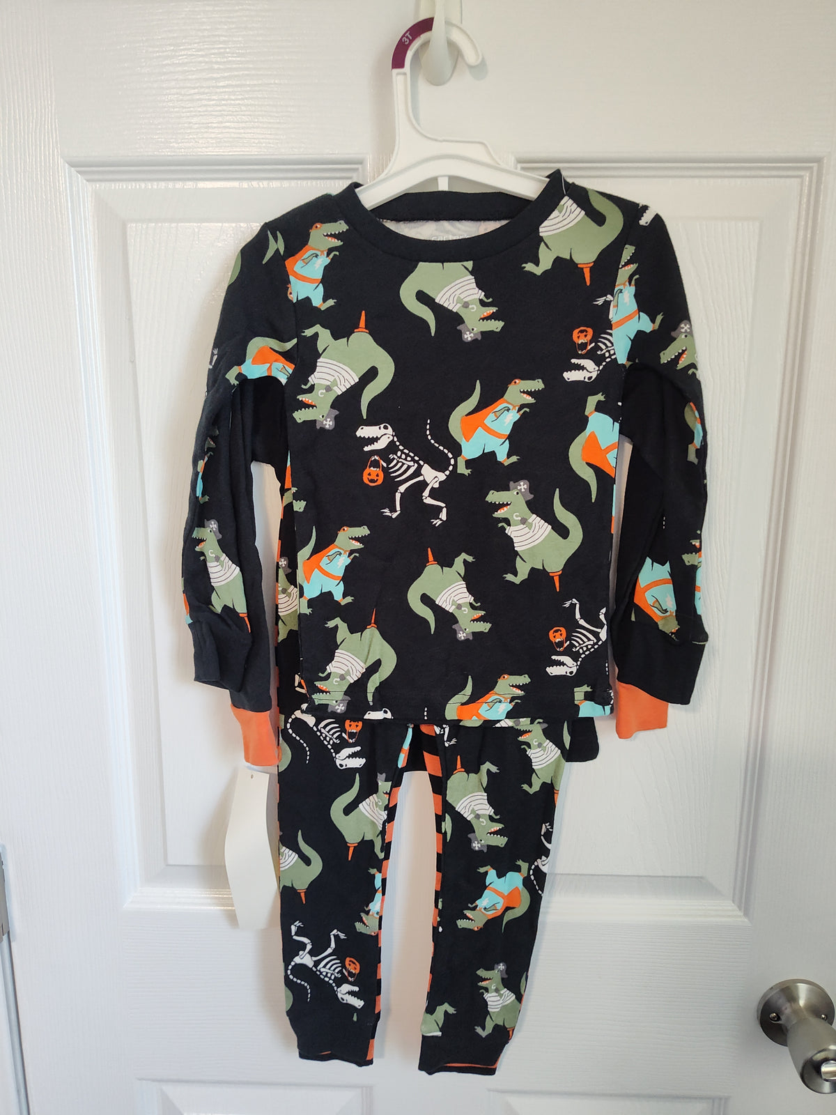 Seller 189: Carter's just one you NWT boys Halloween pj's 3t