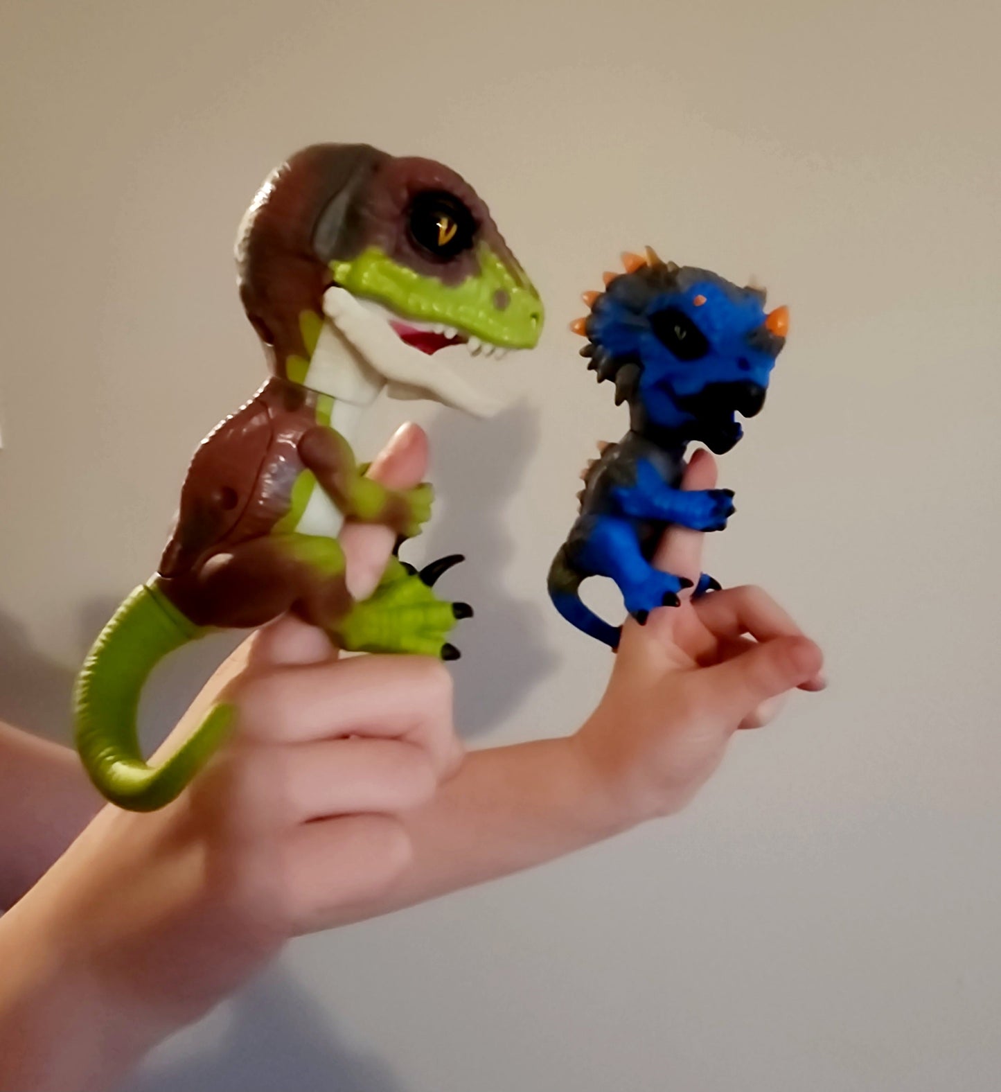 #139 Dinosaur fingerlings