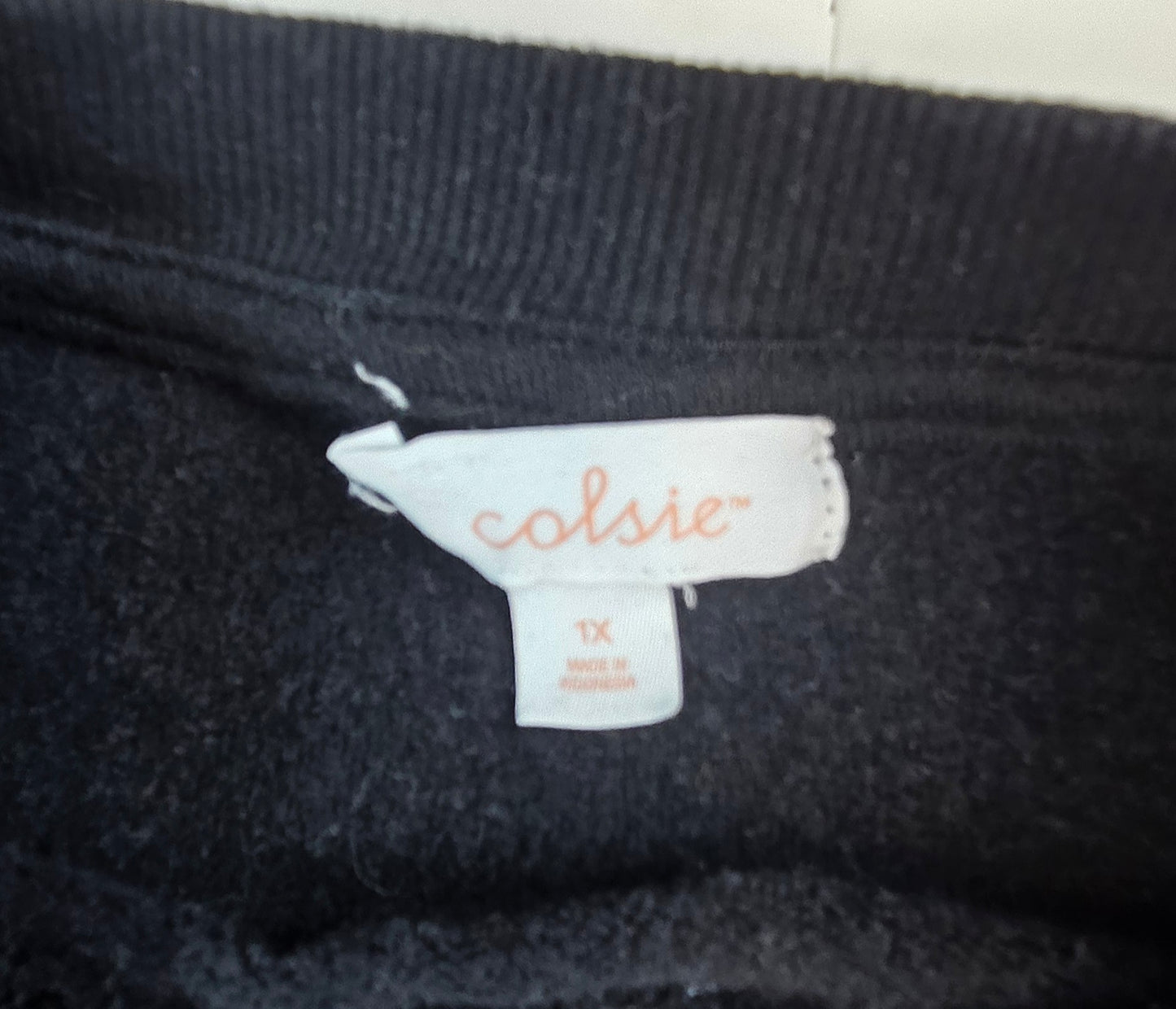#112 - Colsie Black Crewneck Sweatshirt, Size 1x, VGUC