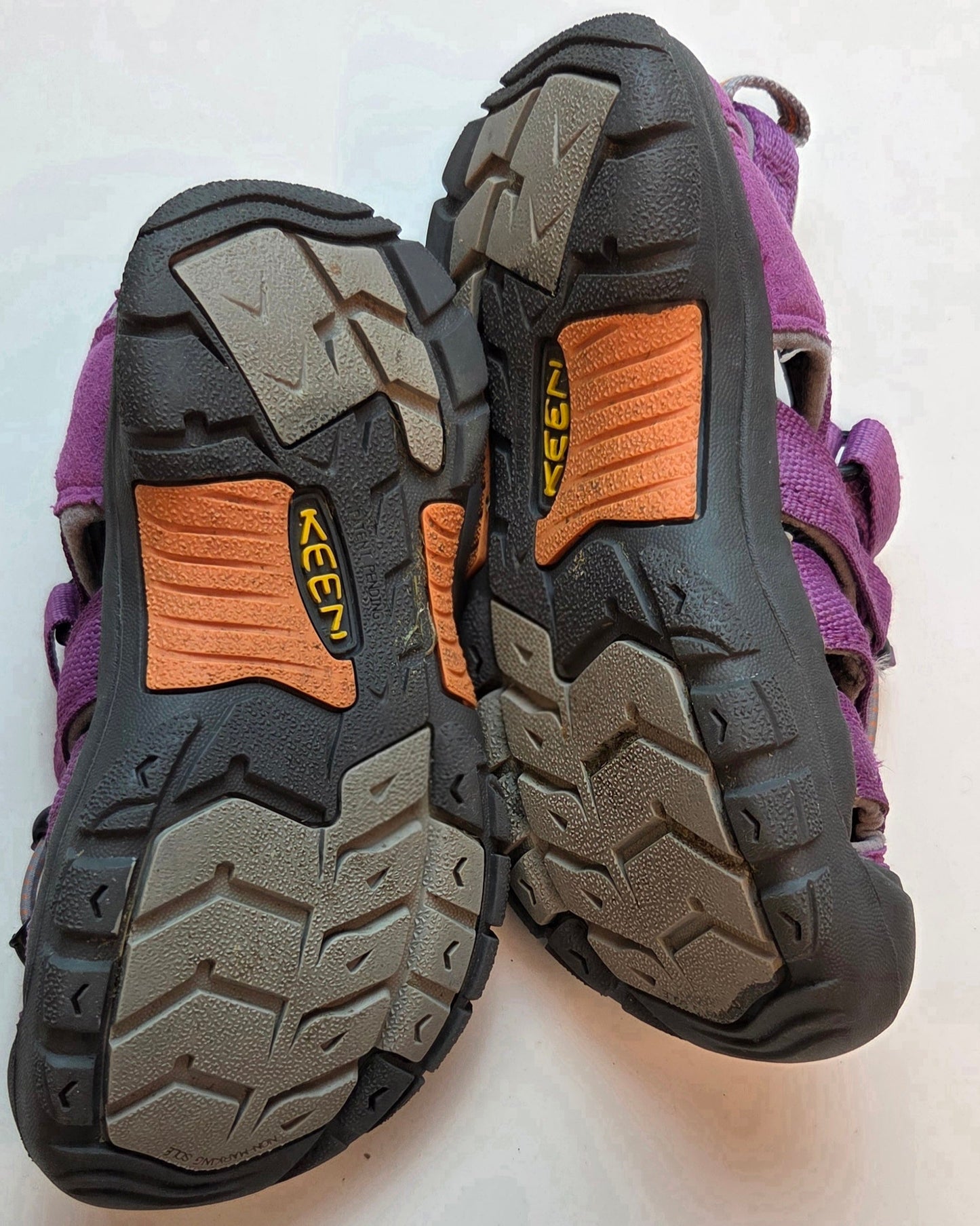 #152 - Purple Keen Shoes, Girls Size 13, GUC