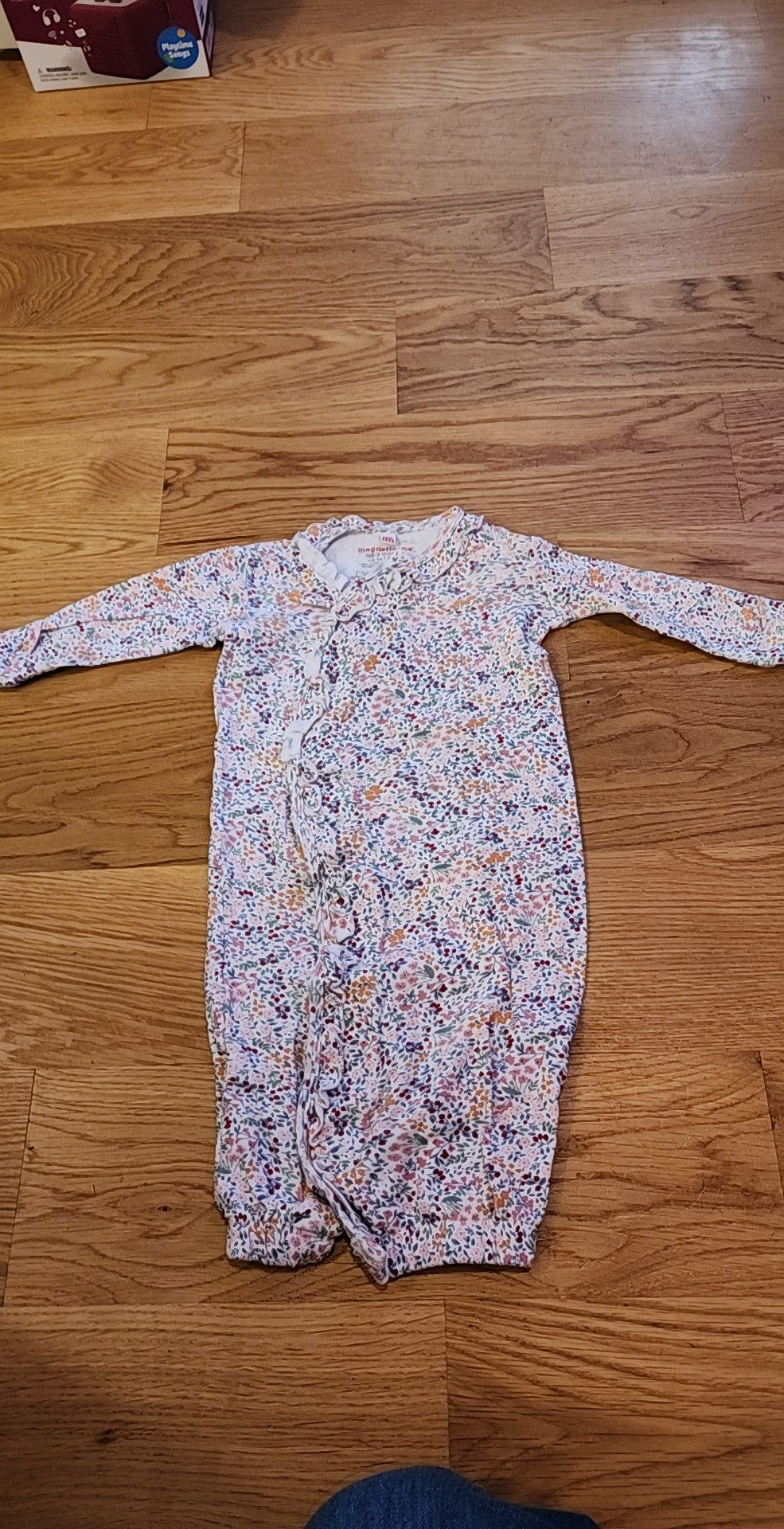 #178 magnetic me gown newborn-3 months