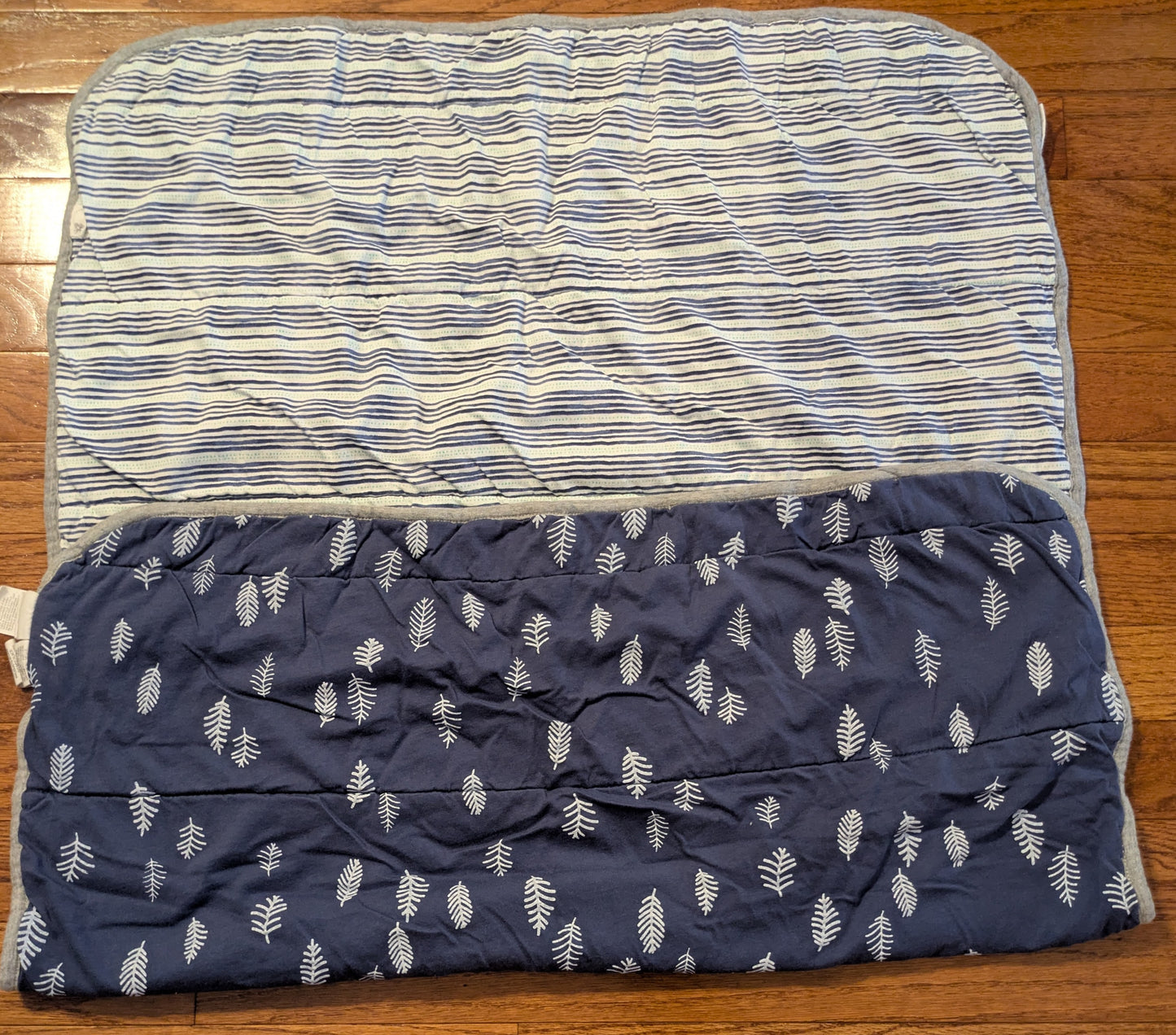 #90- Burt's Bees baby blanket double-sided