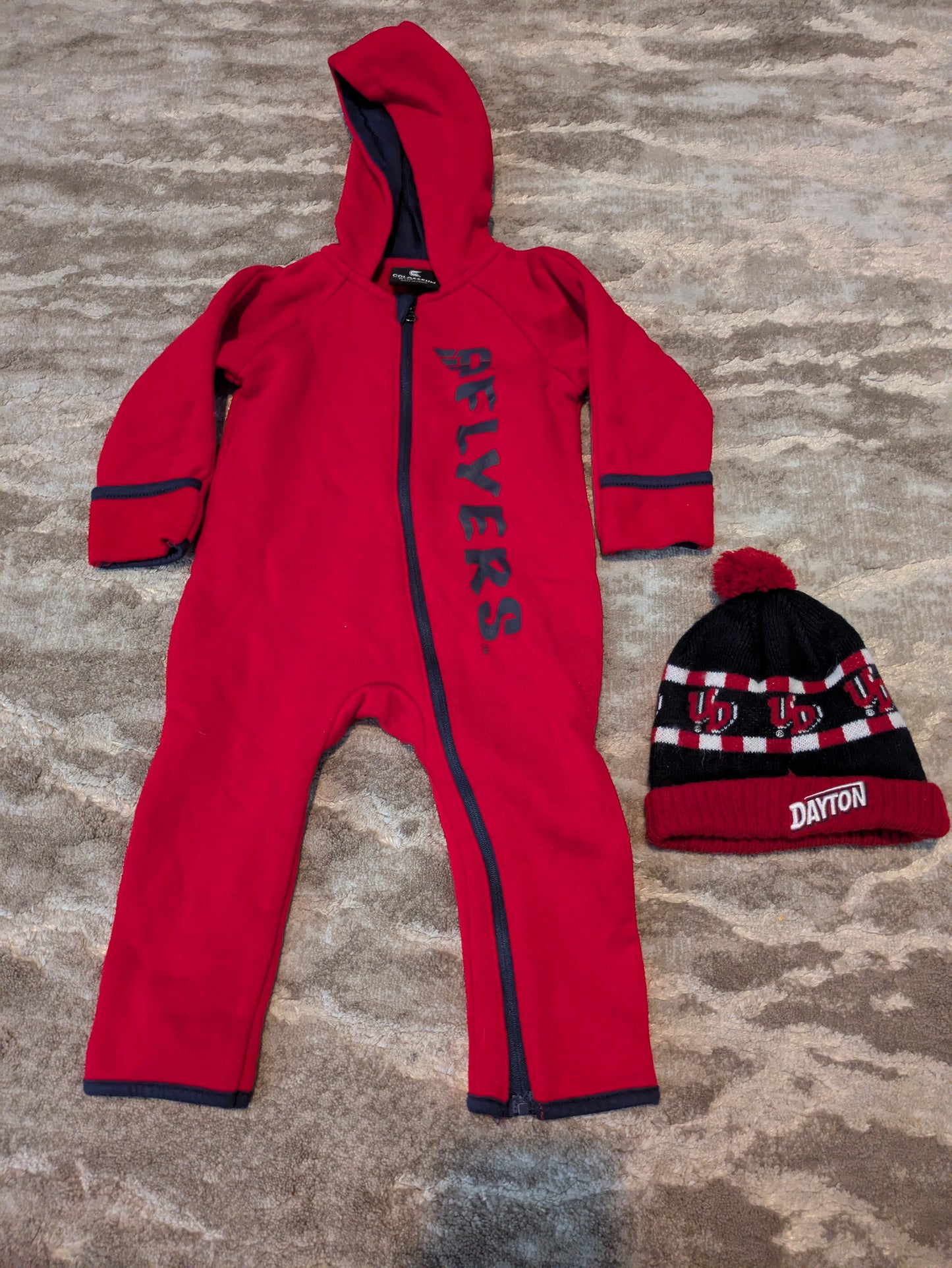 #90- 6-12 months Dayton bodysuit and hat