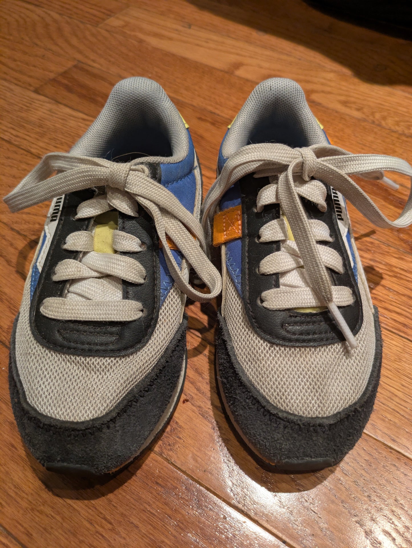 #90- Puma sneakers, 10.5c Boys