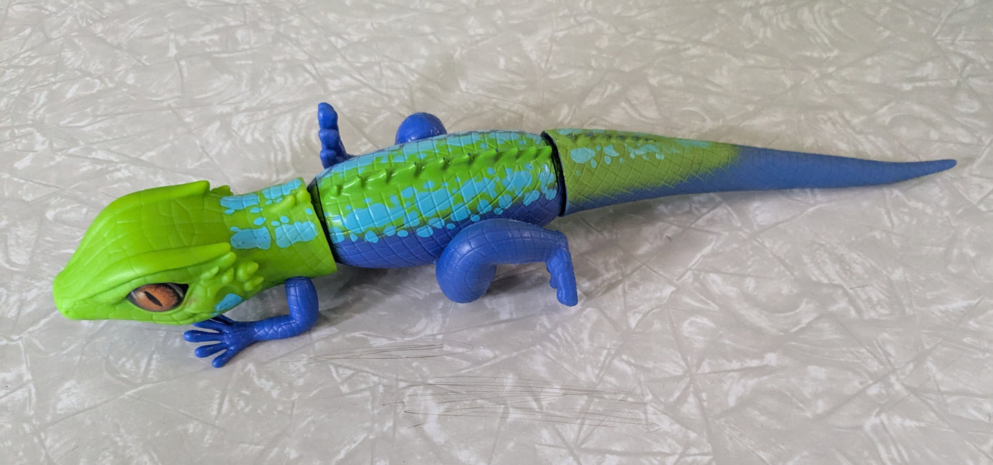#61 RoboAlive Lizard Toy