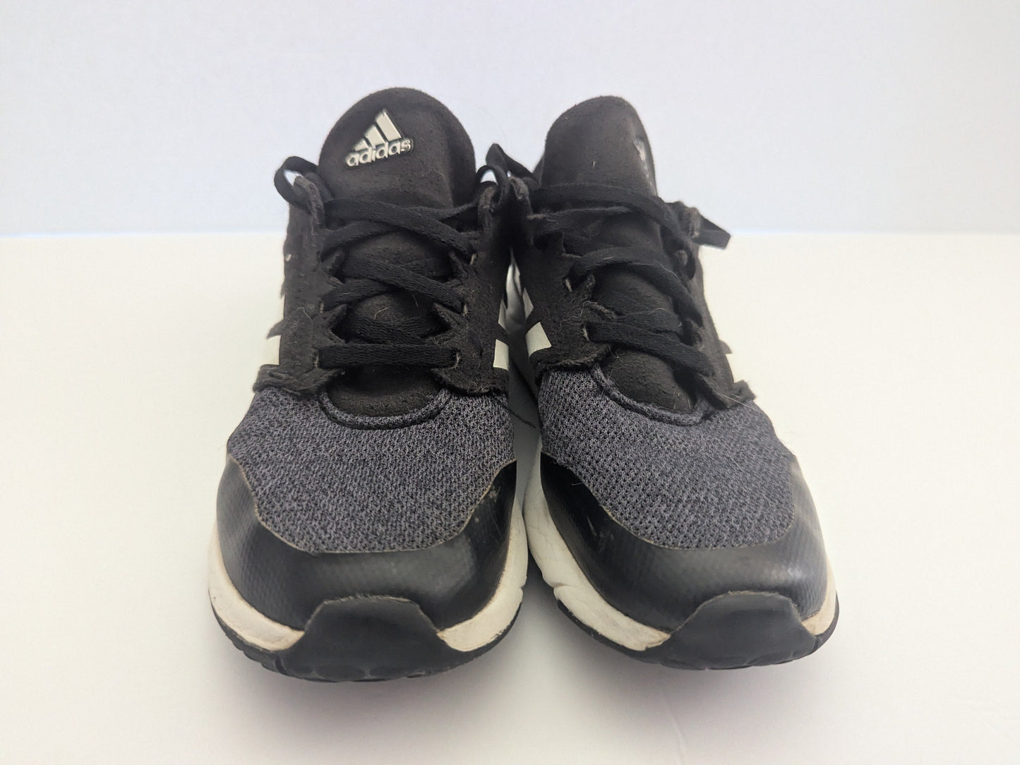 #17 Boys Adidas Shoes size 2 VGUC