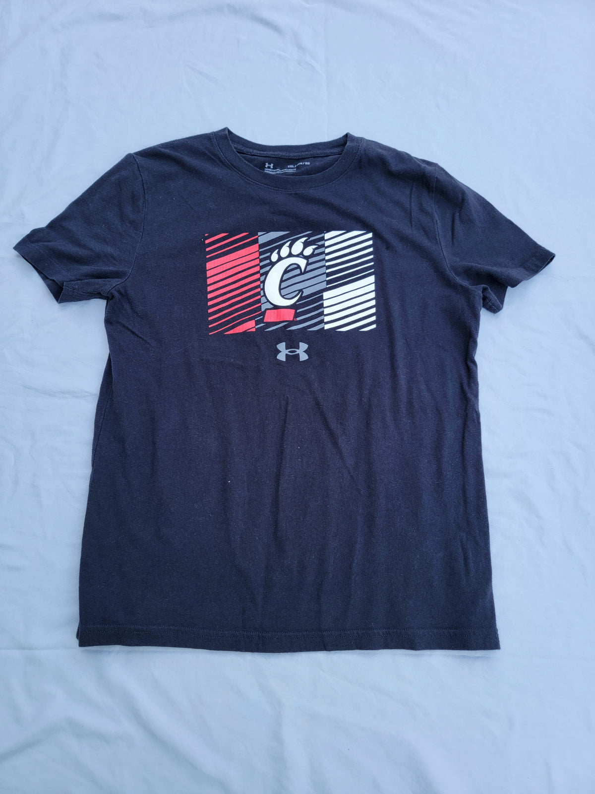 Seller #18 Cincinnati Bearcat Youth XL Under Armour TShirt