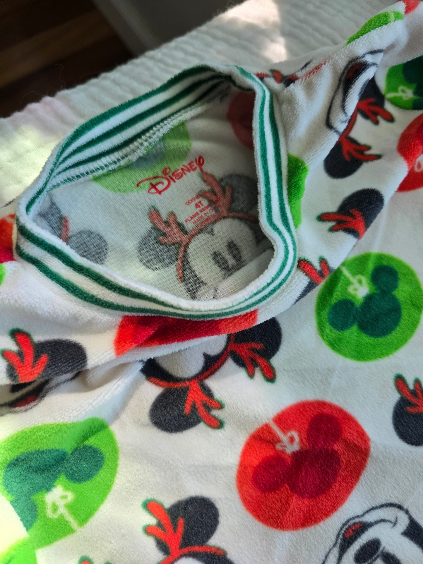 #131 Mickey Mouse Holiday PJs boys sz 4T