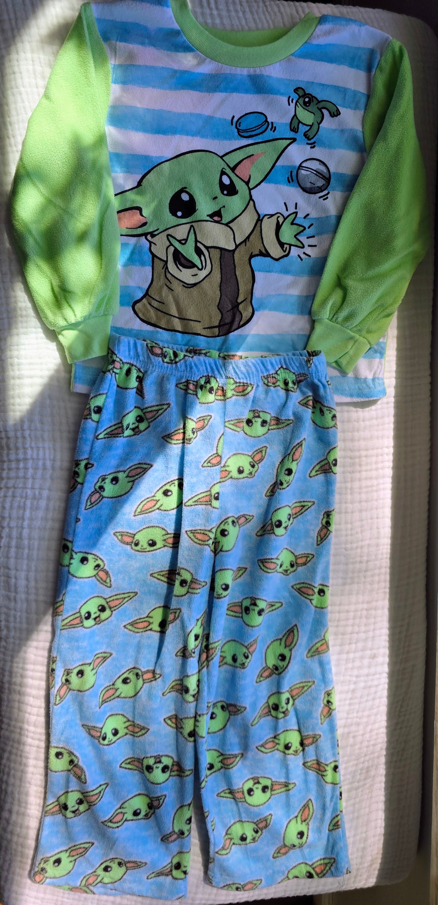 #131 Baby Yoda Fleece PJs boys sz4T