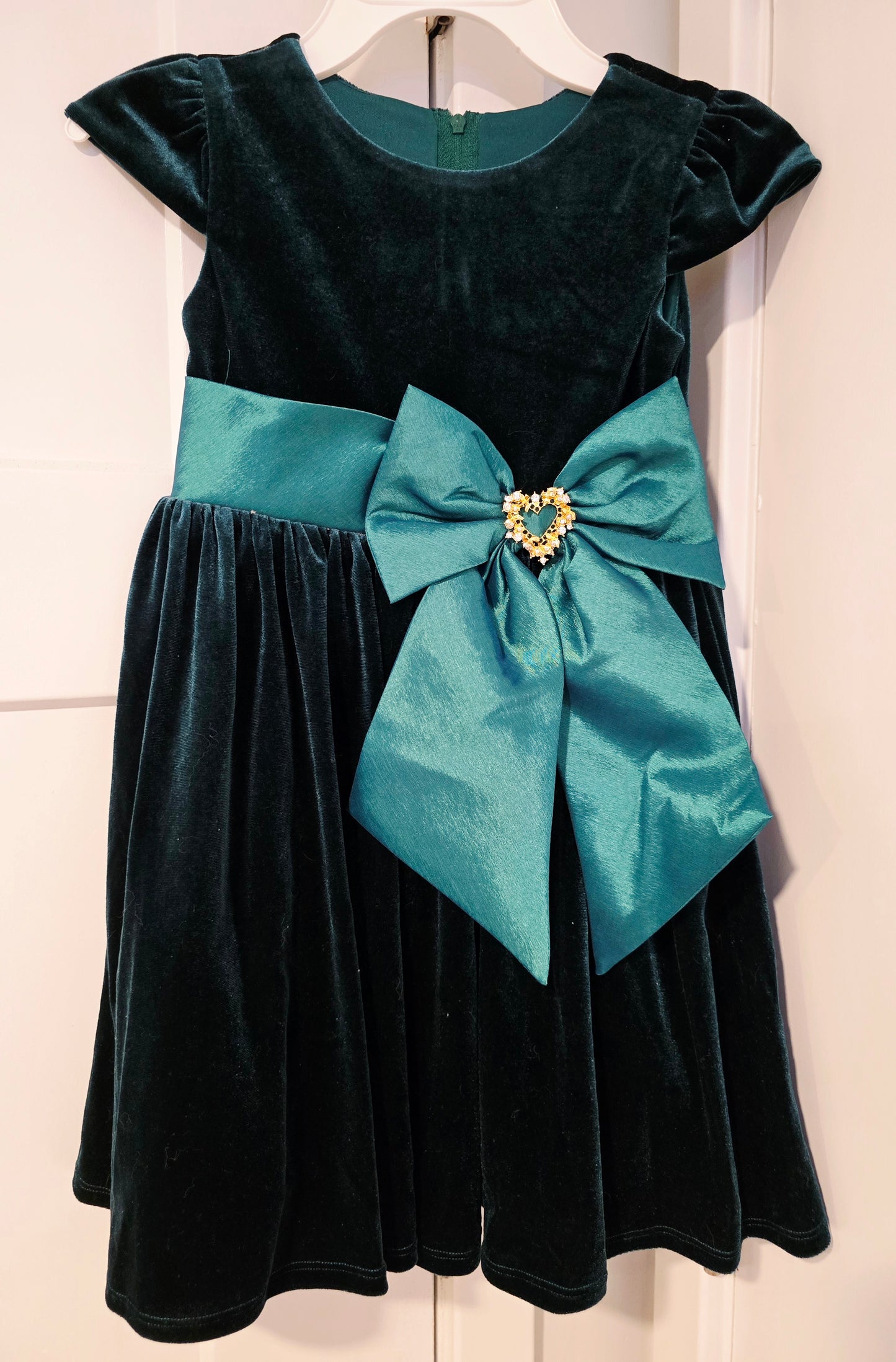 #131 Rare Editions Girls Green Velvet Dress sz 5