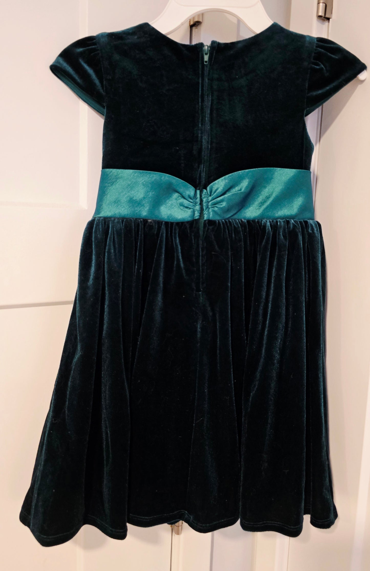 #131 Rare Editions Girls Green Velvet Dress sz 5