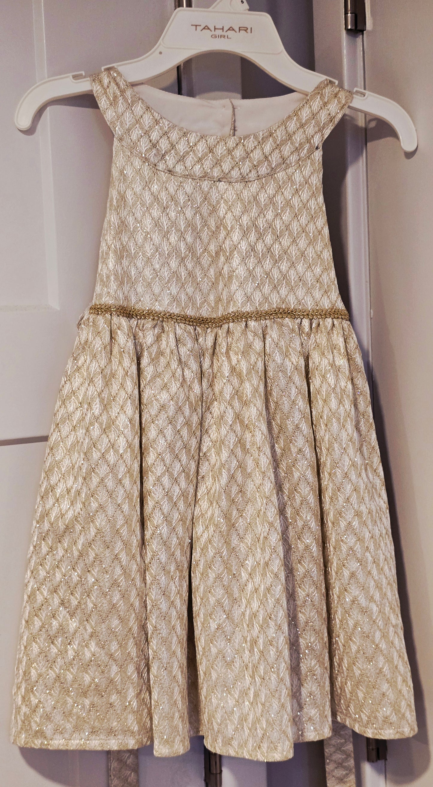 #131 Tahari Girl Gold & Cream dress with faux fur shrug sz 5