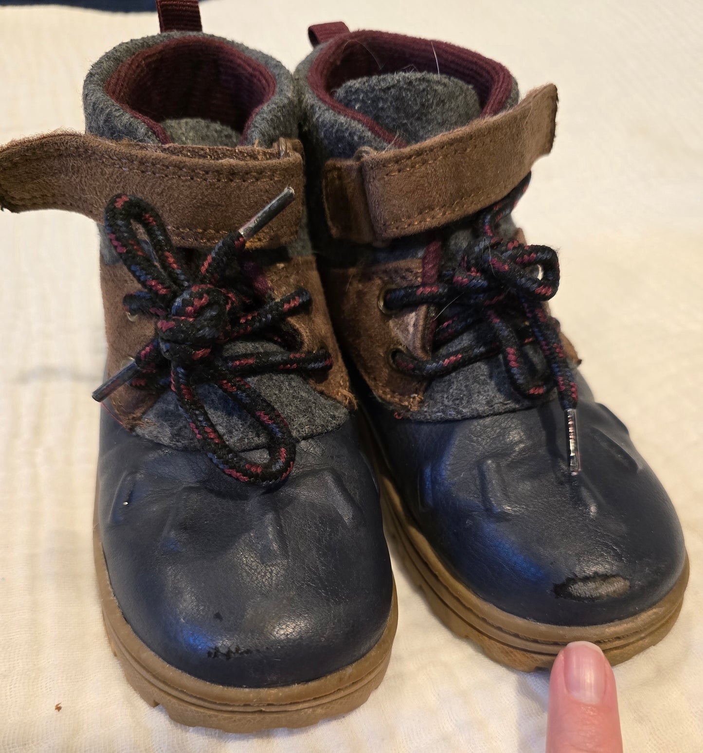 #131 Carters Boys Duck Boots sz 10