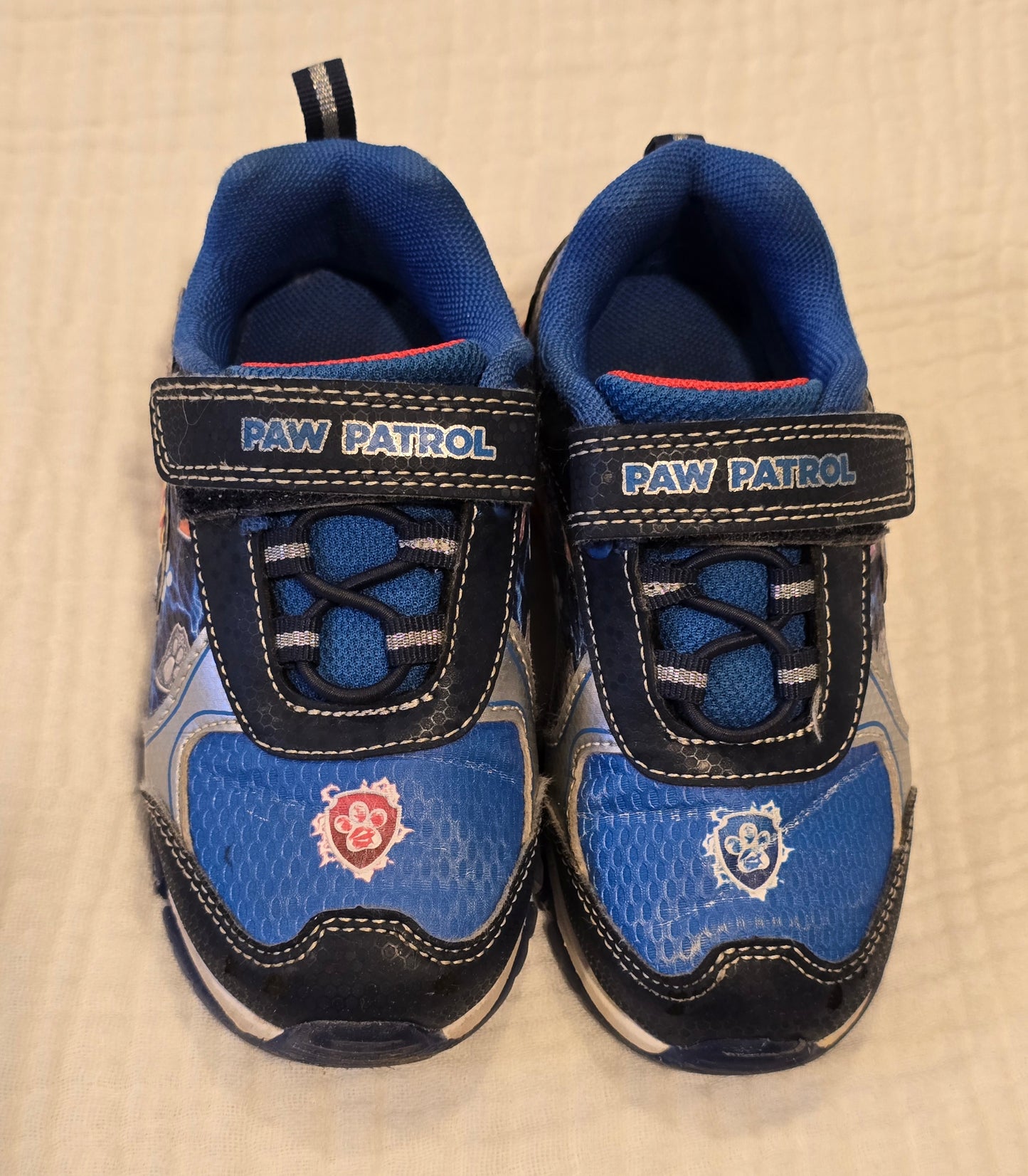 #131 Paw Patrol boys light up tennis shoes sz 10