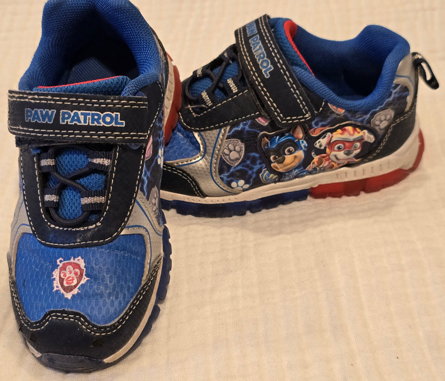 #131 Paw Patrol boys light up tennis shoes sz 10