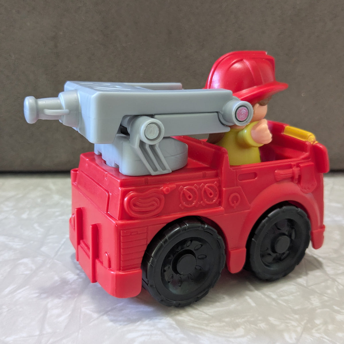 #61 Fisher-Price Little People to the Rescue Fire Truck with Firefighter