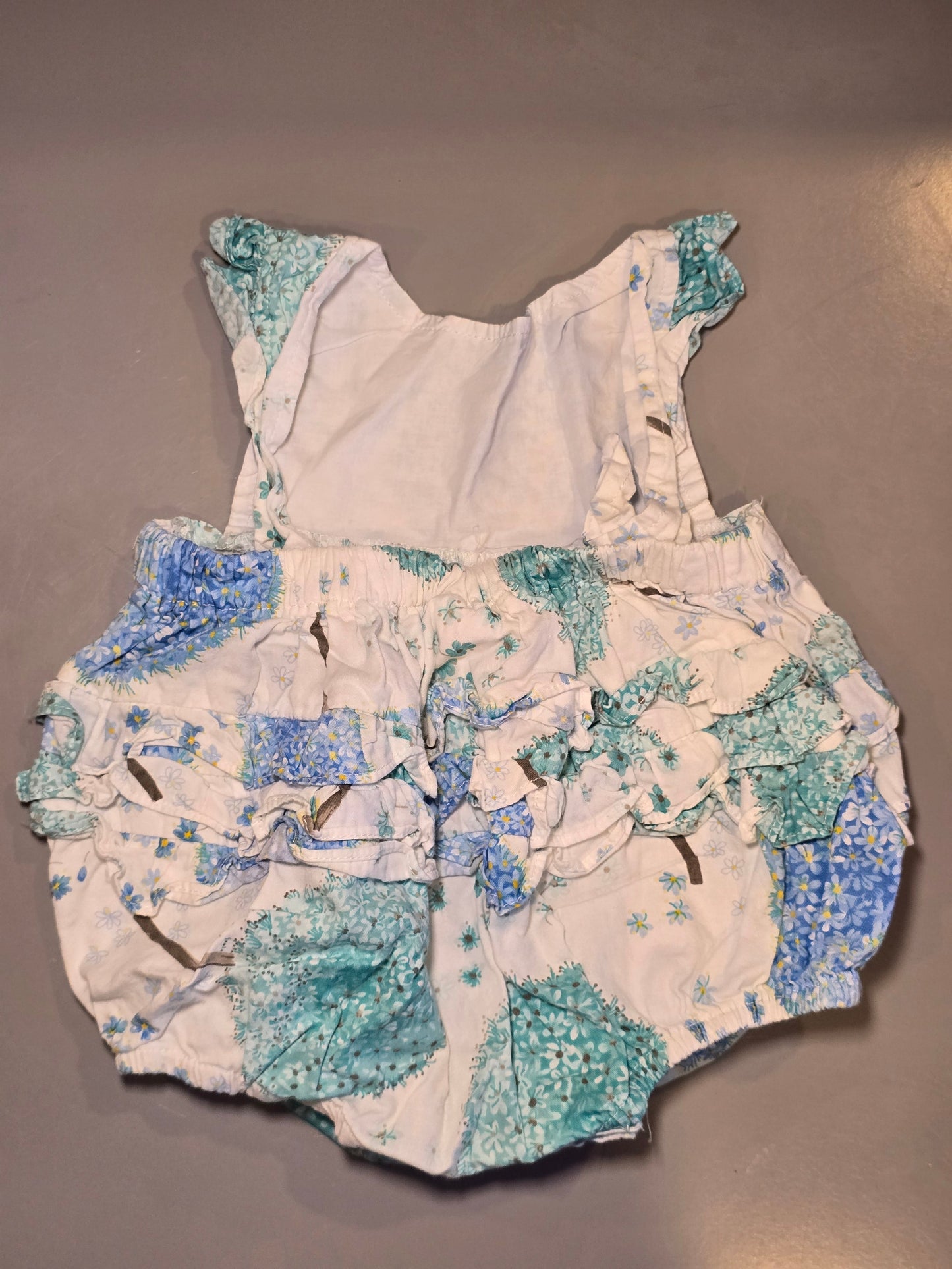 #131 Tutu & Lulu hydrangea romper girls sz 6-12M