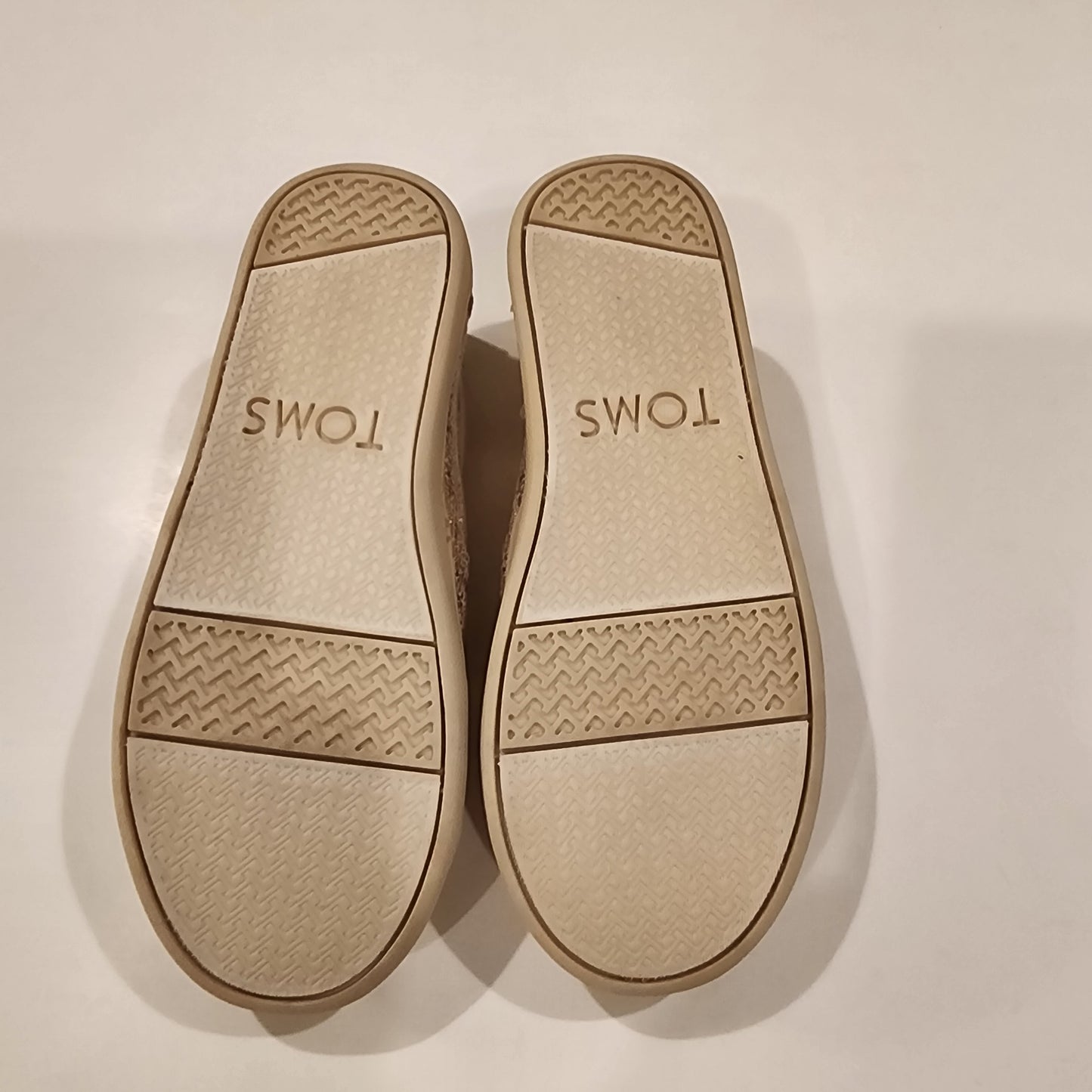 #135 Size 12 NWOB Metallic Toms
