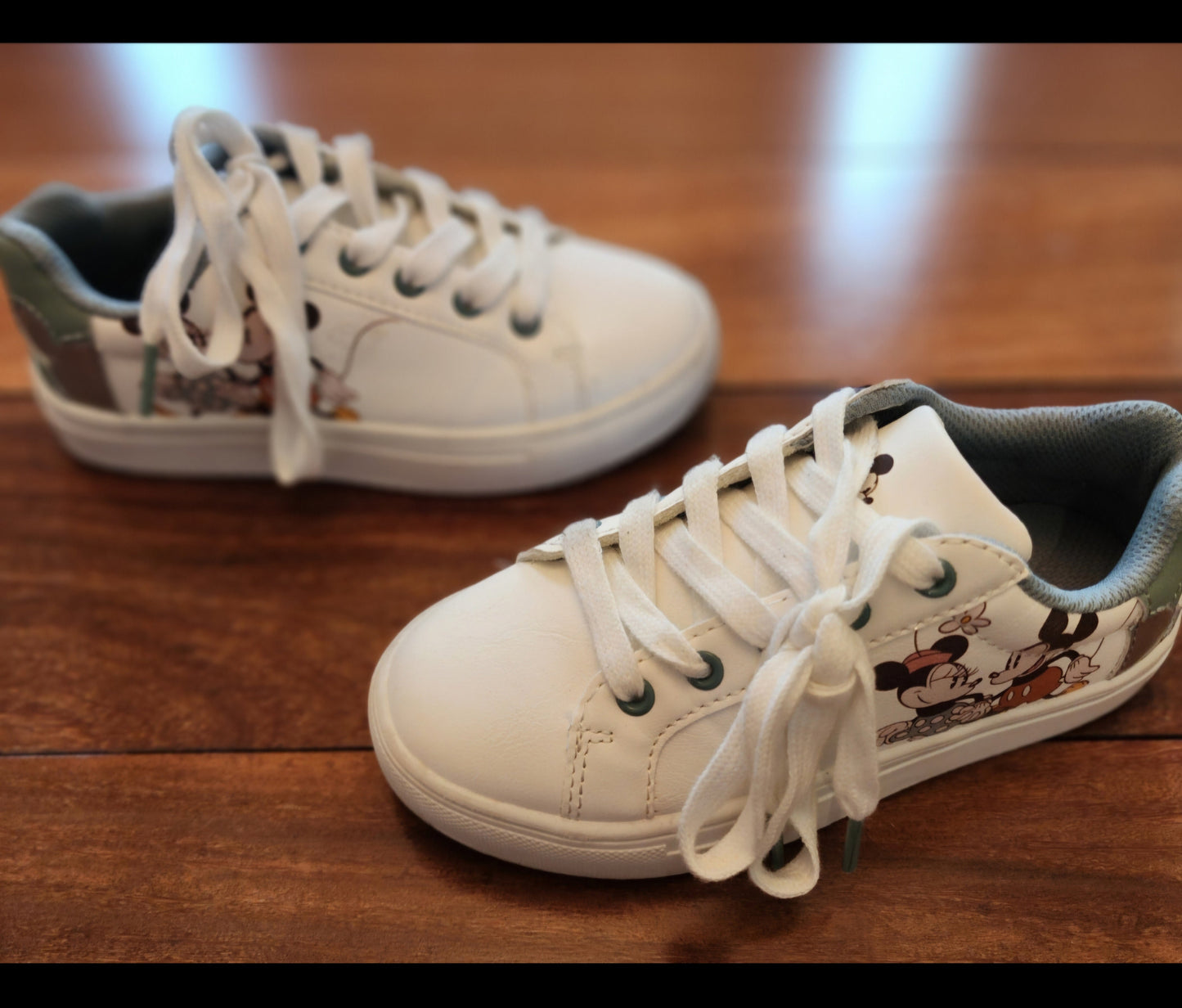#135 girls size 11 Disney Mickey & Minnie Mouse gym shoes