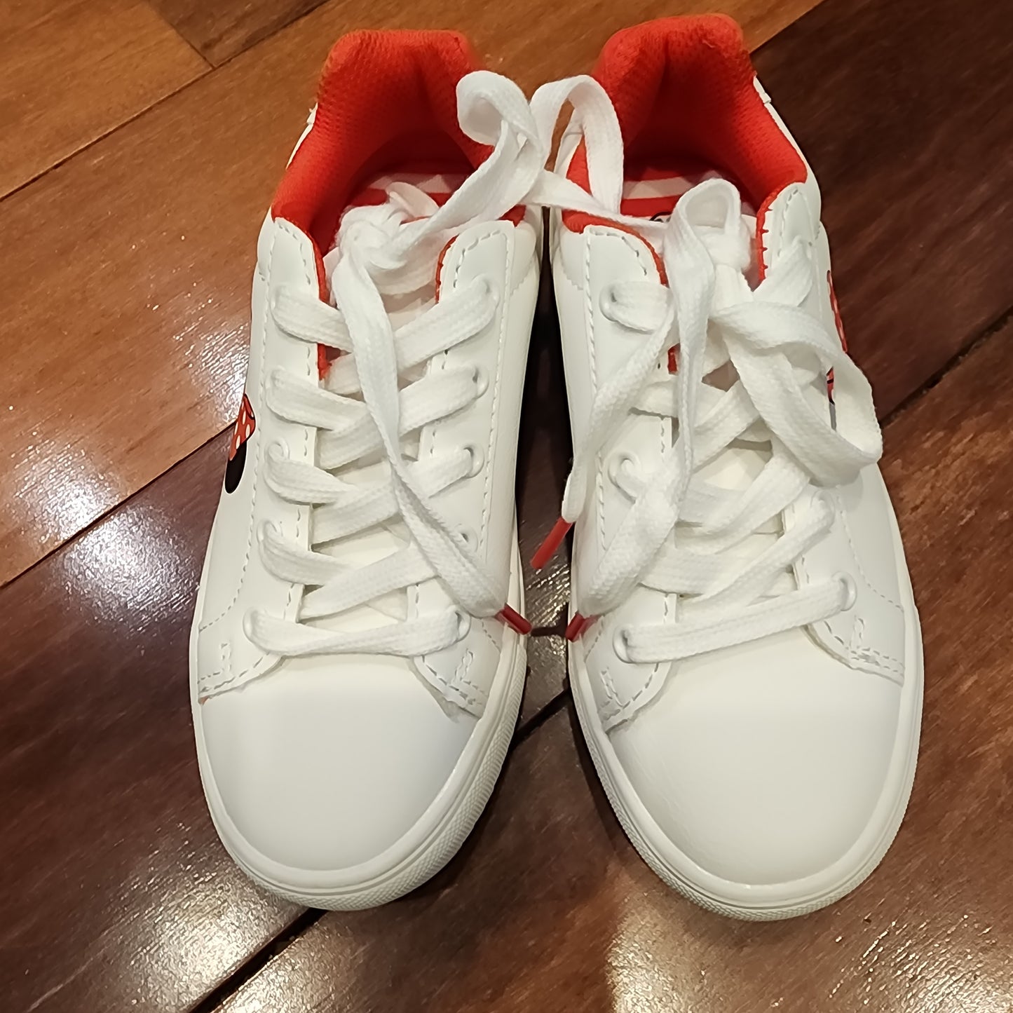 #135 girls Size 12 Minnie Mouse gymshoes NWOT