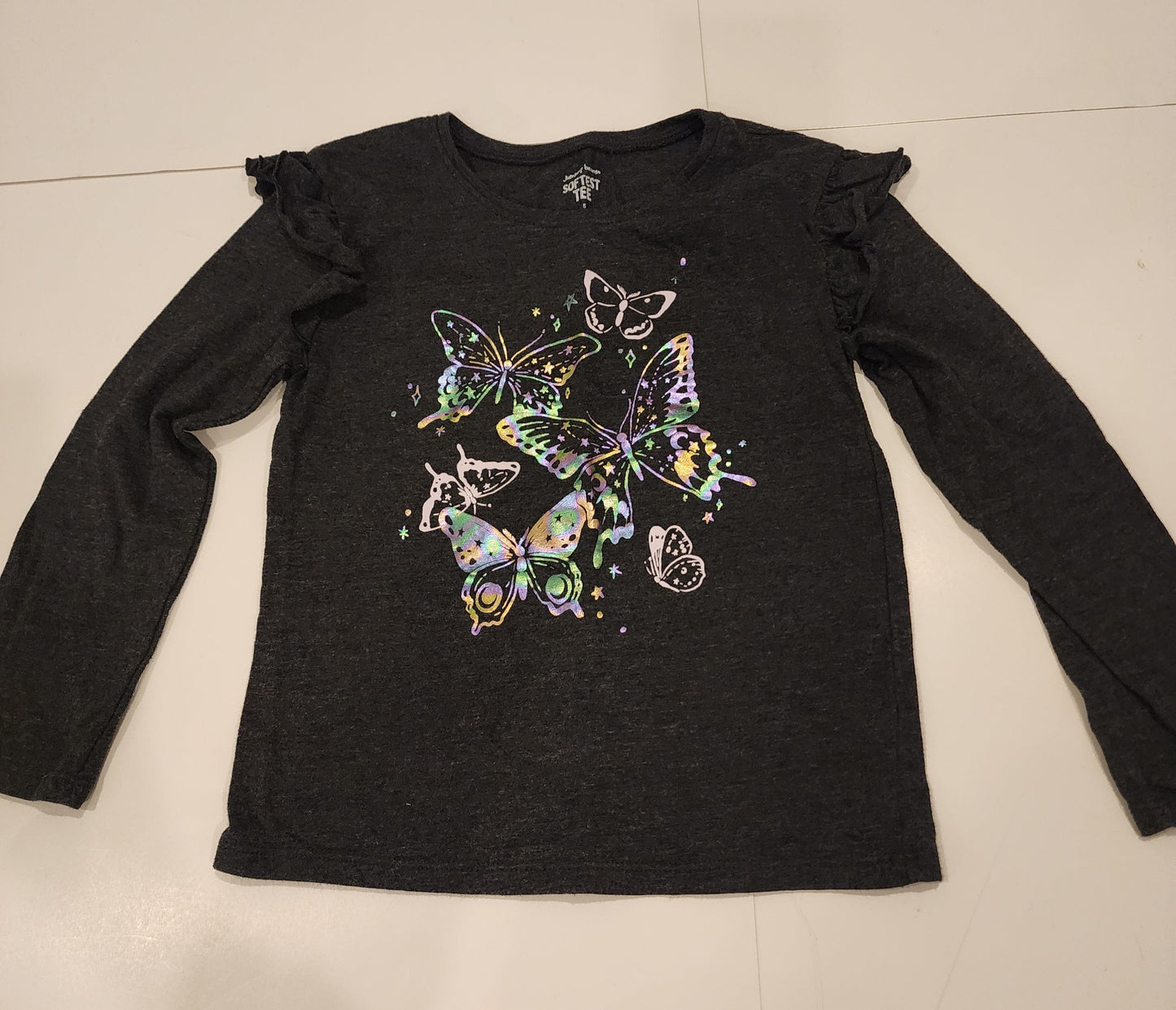 #135 girls size 5 Jumping Beans longs sleeve butterfly tee shirt