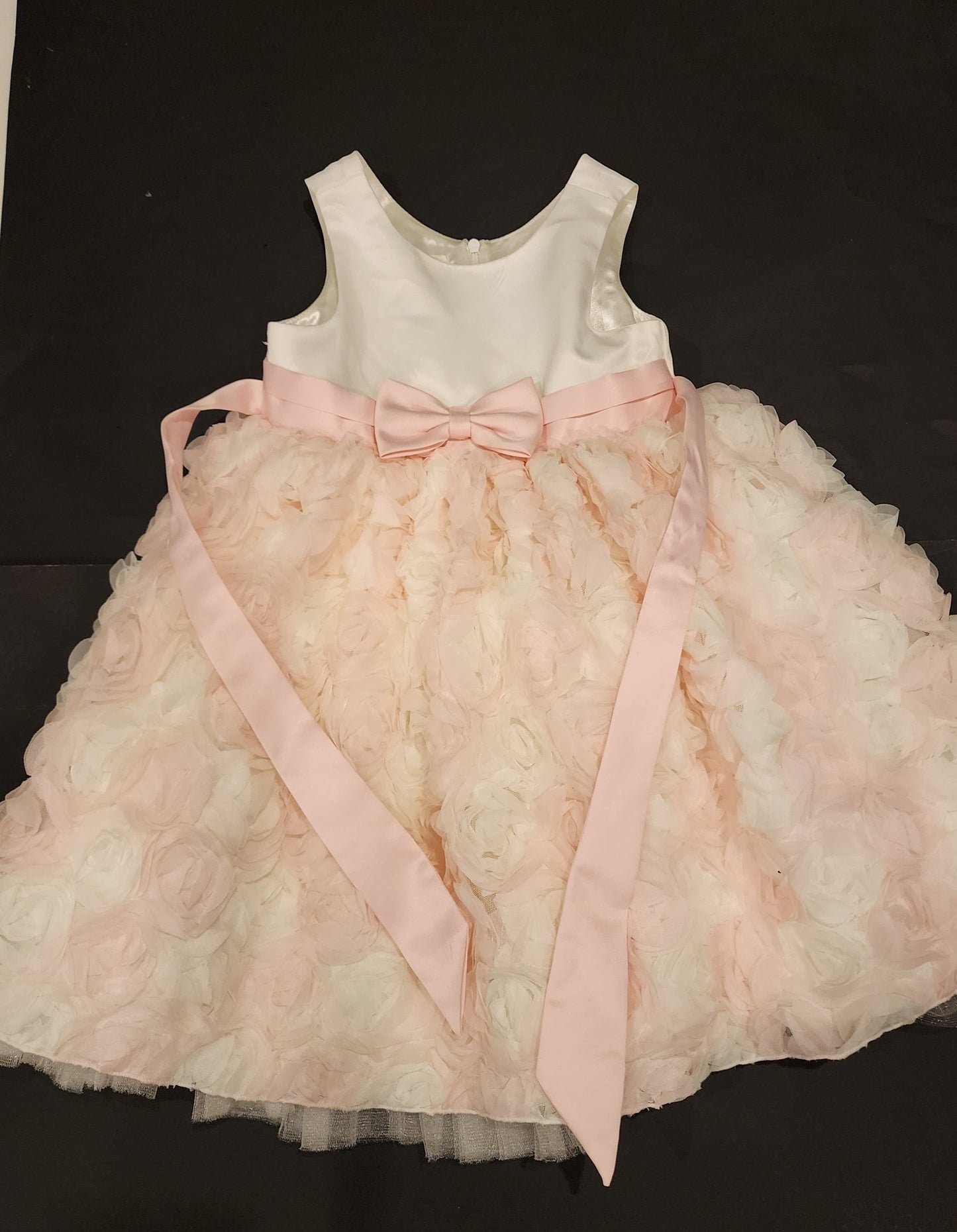 #135 girls size 5 American Princess dress