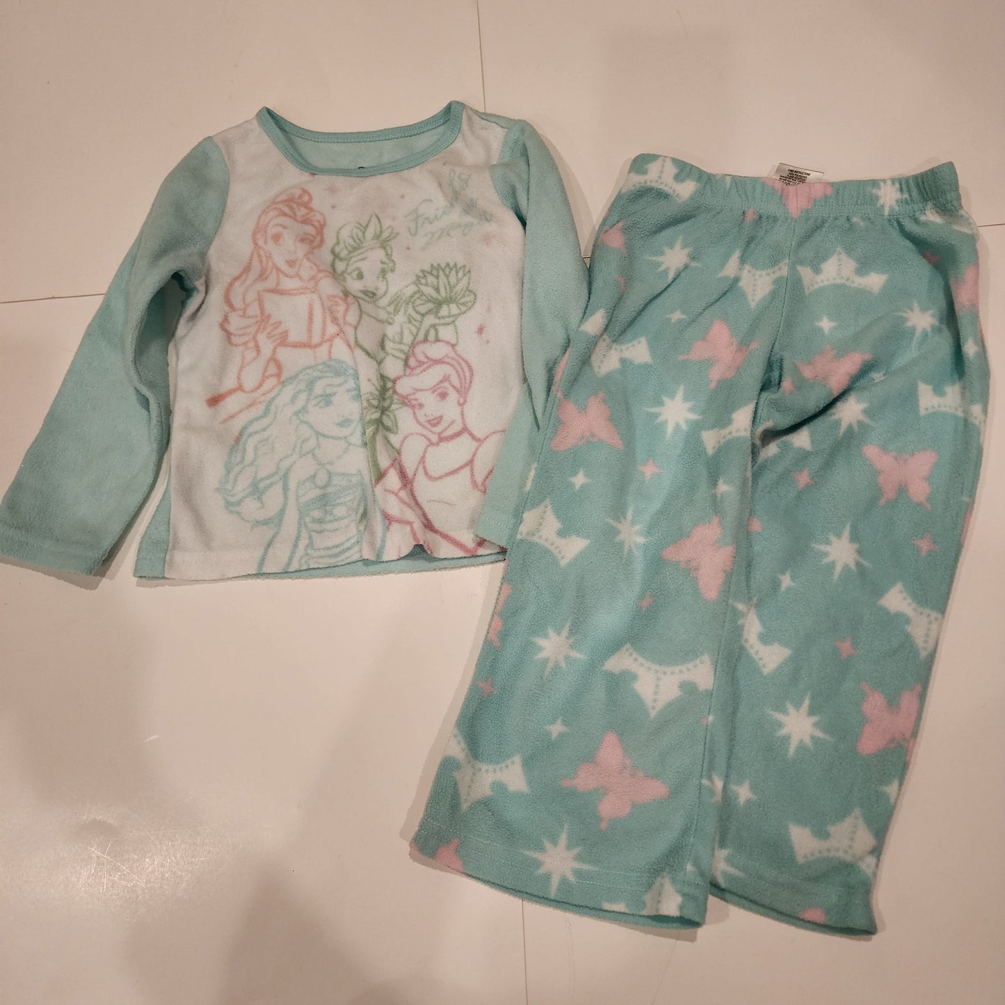 #135 girls size 4 Disney princess fleece pajamas
