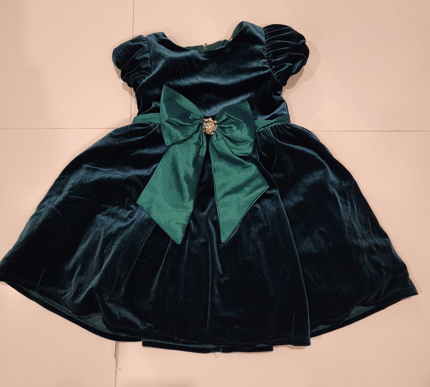 #135 girls size 3T Rare Editions green velvet holiday dress