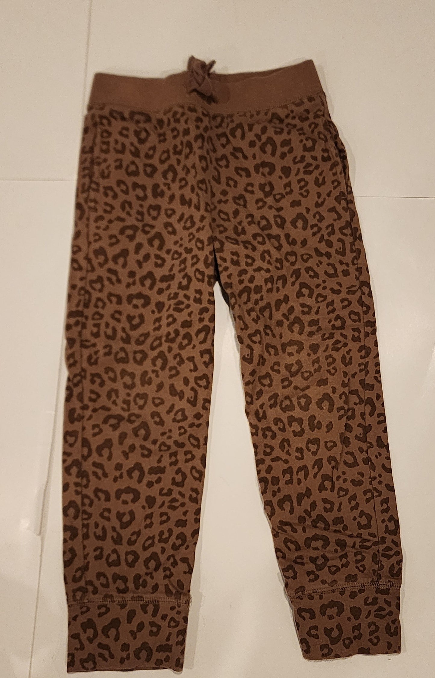 #135 girls size 5 Gap leopard print light weight sweats
